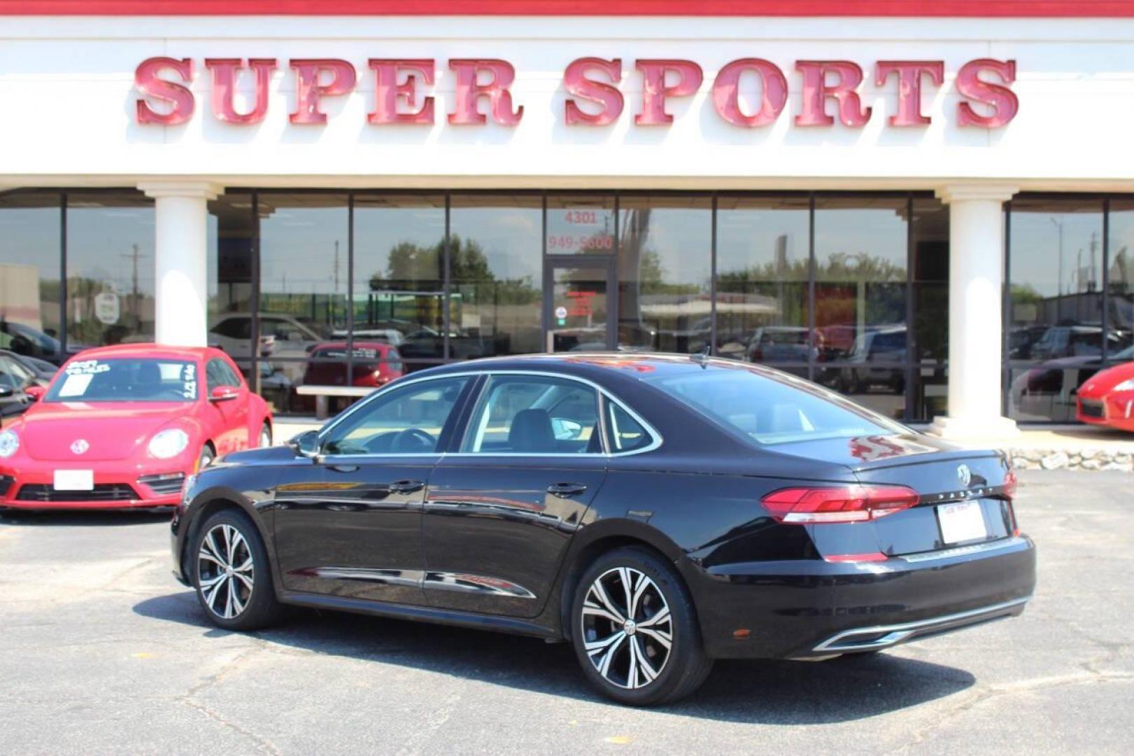 2021 Black Volkswagen Passat SE (1VWSA7A35MC) with an 2.0L L4 DOHC 16V engine, 6A transmission, located at 4301 NW 39th , Oklahoma City, OK, 73112, (405) 949-5600, 35.512135, -97.598671 - Photo#4
