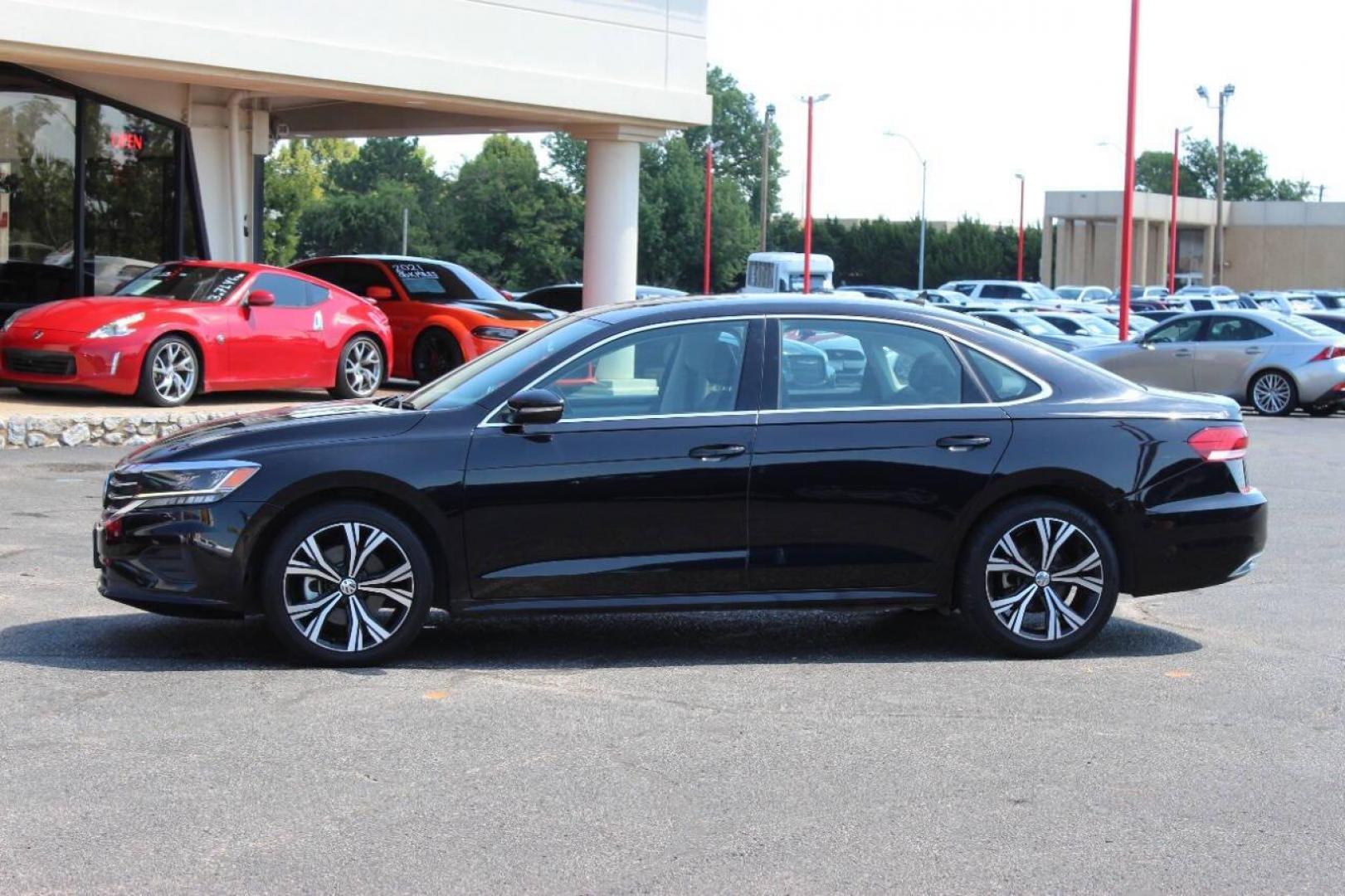2021 Black Volkswagen Passat SE (1VWSA7A35MC) with an 2.0L L4 DOHC 16V engine, 6A transmission, located at 4301 NW 39th , Oklahoma City, OK, 73112, (405) 949-5600, 35.512135, -97.598671 - Photo#5