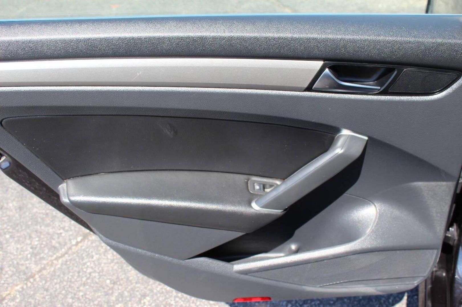 2021 Black Volkswagen Passat SE (1VWSA7A35MC) with an 2.0L L4 DOHC 16V engine, 6A transmission, located at 4301 NW 39th , Oklahoma City, OK, 73112, (405) 949-5600, 35.512135, -97.598671 - Photo#14
