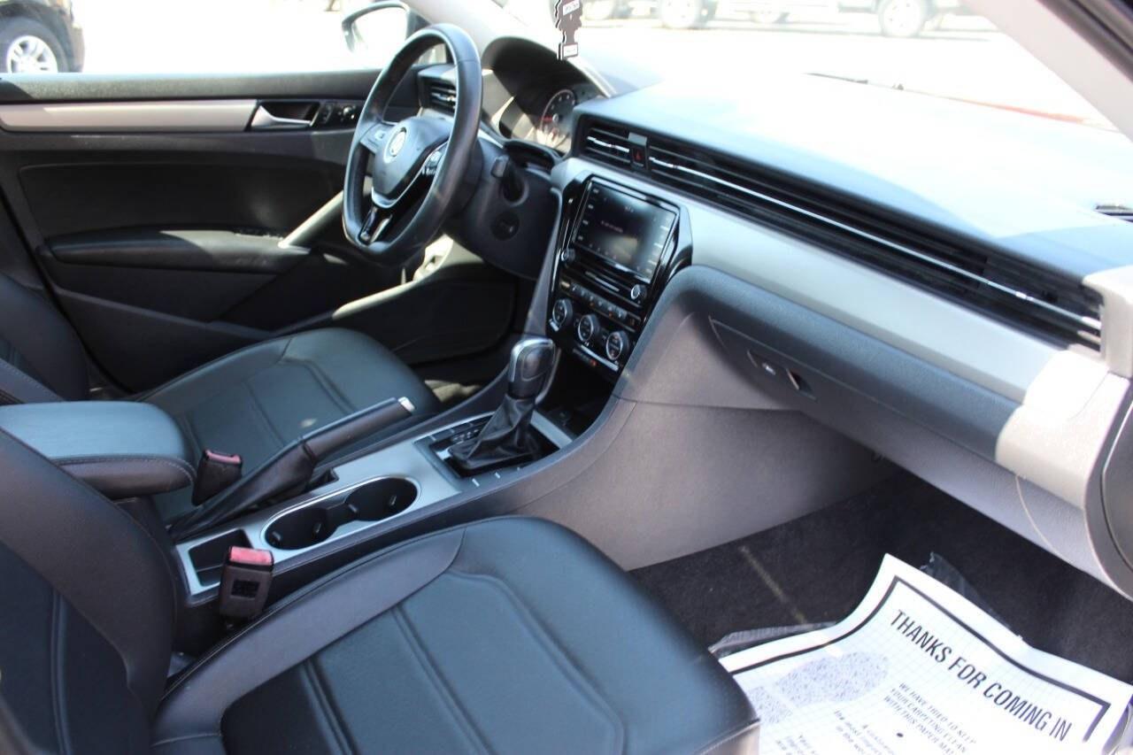 2021 Black Volkswagen Passat SE (1VWSA7A35MC) with an 2.0L I4 Turbocharger 2.0L I4 engine, Automatic 6-Speed transmission, located at 4301 NW 39th , Oklahoma City, OK, 73112, (405) 949-5600, 35.512135, -97.598671 - Hablamos espaol. SPEND SMART --- BUY FROM SUPER SPORTS. ASKING WHOLESALE CASH PRICE: $11,900 (CASH ONLY) PLUS $100 PROCESSING FEE. ALL PRICES, DOWN PAYMENTS, PAYMENTS, AND FINANCE TERMS ARE NEGOTIABLE AT THE TIME OF APPROVAL. WE WILL WORK WITH YOU TO FIT YOUR BUDGET. WE WILL EVEN LOW- Photo#8
