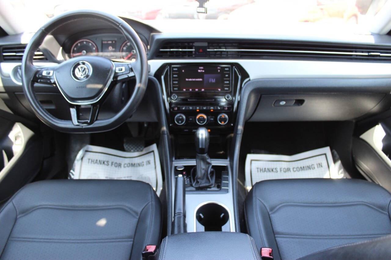 2021 Black Volkswagen Passat SE (1VWSA7A35MC) with an 2.0L I4 Turbocharger 2.0L I4 engine, Automatic 6-Speed transmission, located at 4301 NW 39th , Oklahoma City, OK, 73112, (405) 949-5600, 35.512135, -97.598671 - Hablamos espaol. SPEND SMART --- BUY FROM SUPER SPORTS. ASKING WHOLESALE CASH PRICE: $11,900 (CASH ONLY) PLUS $100 PROCESSING FEE. ALL PRICES, DOWN PAYMENTS, PAYMENTS, AND FINANCE TERMS ARE NEGOTIABLE AT THE TIME OF APPROVAL. WE WILL WORK WITH YOU TO FIT YOUR BUDGET. WE WILL EVEN LOW- Photo#17
