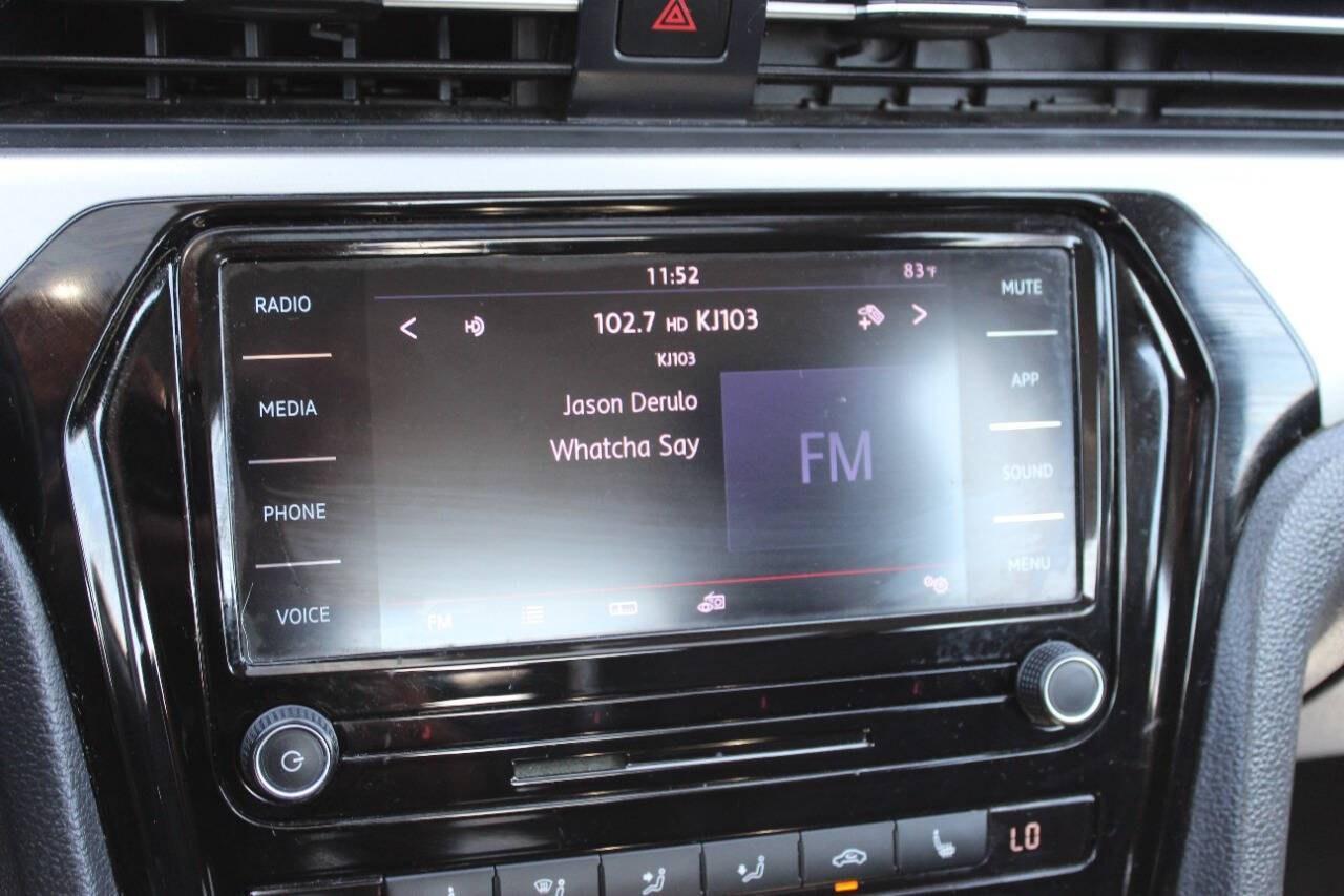 2021 Black Volkswagen Passat SE (1VWSA7A35MC) with an 2.0L I4 Turbocharger 2.0L I4 engine, Automatic 6-Speed transmission, located at 4301 NW 39th , Oklahoma City, OK, 73112, (405) 949-5600, 35.512135, -97.598671 - Hablamos espaol. SPEND SMART --- BUY FROM SUPER SPORTS. ASKING WHOLESALE CASH PRICE: $11,900 (CASH ONLY) PLUS $100 PROCESSING FEE. ALL PRICES, DOWN PAYMENTS, PAYMENTS, AND FINANCE TERMS ARE NEGOTIABLE AT THE TIME OF APPROVAL. WE WILL WORK WITH YOU TO FIT YOUR BUDGET. WE WILL EVEN LOW- Photo#19