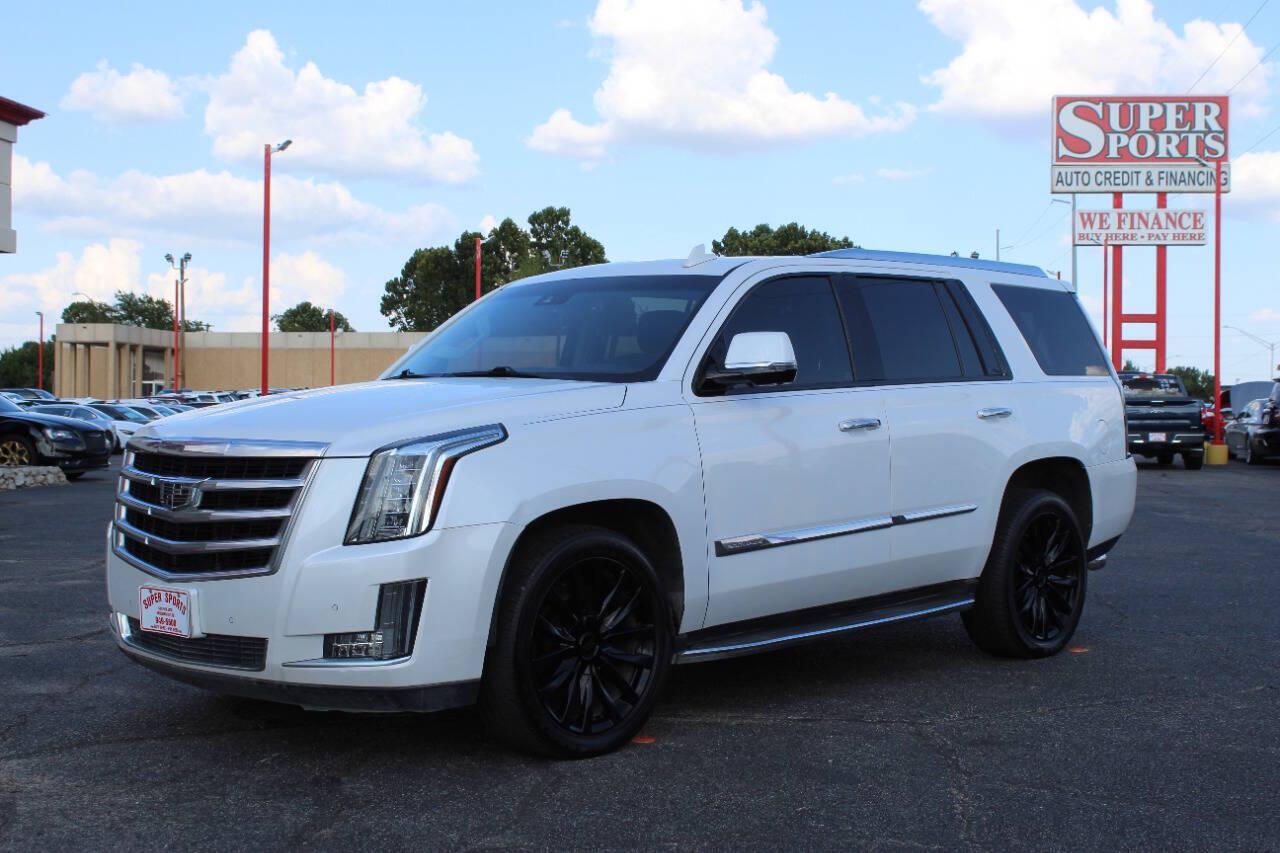 2016 White Cadillac Escalade Luxury 4WD (1GYS4BKJ9GR) with an 6.2L V8 6.2L V8 engine, Automatic 8-Speed transmission, located at 4301 NW 39th , Oklahoma City, OK, 73112, (405) 949-5600, 35.512135, -97.598671 - Hablamos espanol. SPEND SMART --- BUY FROM SUPER SPORTS. ALL PRICES, DOWN PAYMENTS, PAYMENTS, AND FINANCE TERMS ARE NEGOTIABLE AT THE TIME OF APPROVAL. WE WILL WORK WITH YOU TO FIT YOUR BUDGET. WE WILL EVEN LOWER AND ADJUST THE NUMBERS TO HELP MAKE THE VEHICLE MORE AFFORDABLE FOR YOU.- Photo#6