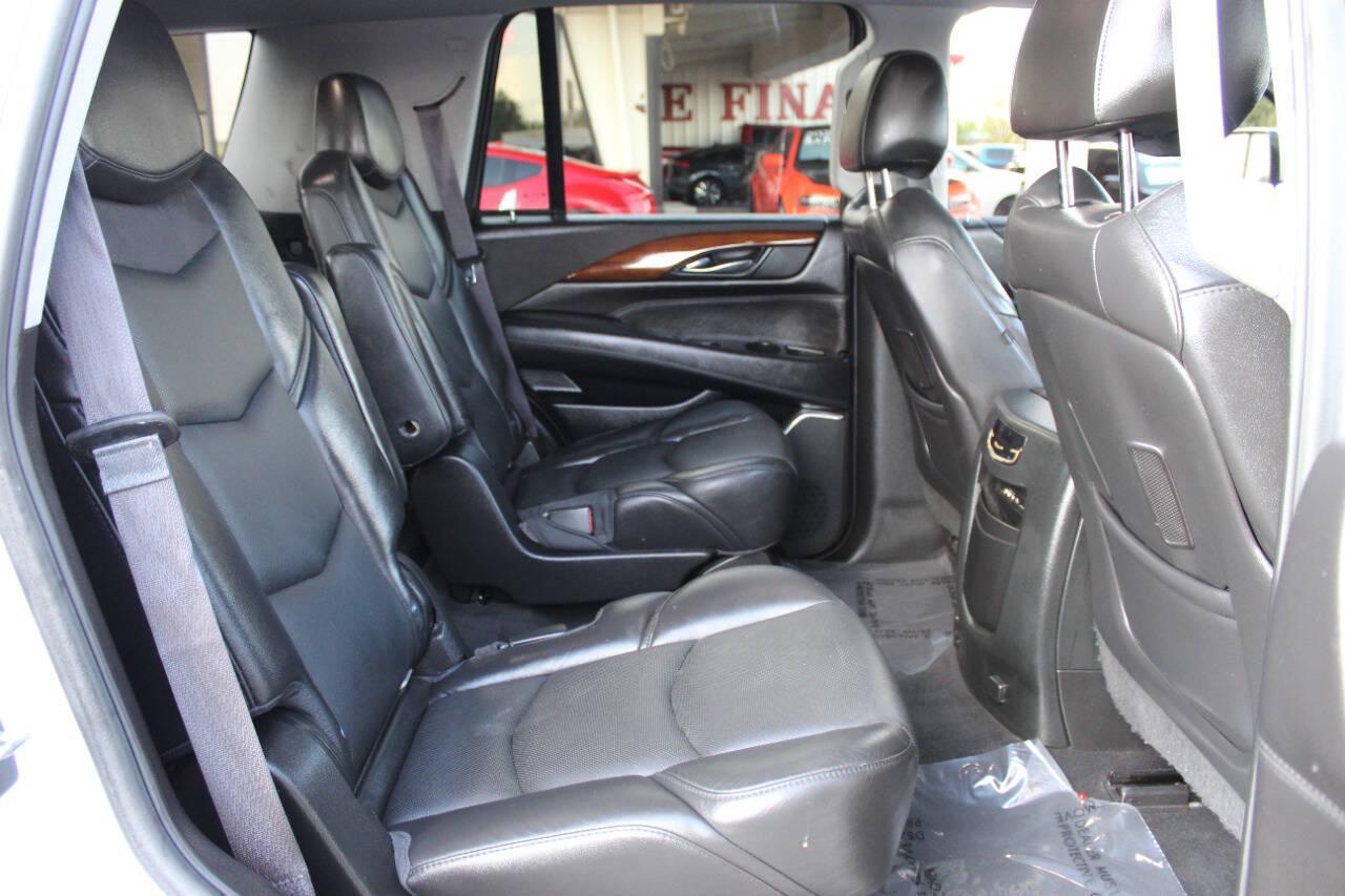 2016 White Cadillac Escalade Luxury 4WD (1GYS4BKJ9GR) with an 6.2L V8 6.2L V8 engine, Automatic 8-Speed transmission, located at 4301 NW 39th , Oklahoma City, OK, 73112, (405) 949-5600, 35.512135, -97.598671 - Hablamos espanol. SPEND SMART --- BUY FROM SUPER SPORTS. ALL PRICES, DOWN PAYMENTS, PAYMENTS, AND FINANCE TERMS ARE NEGOTIABLE AT THE TIME OF APPROVAL. WE WILL WORK WITH YOU TO FIT YOUR BUDGET. WE WILL EVEN LOWER AND ADJUST THE NUMBERS TO HELP MAKE THE VEHICLE MORE AFFORDABLE FOR YOU.- Photo#10