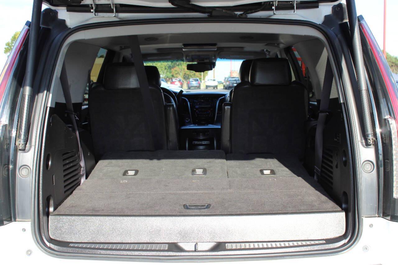 2016 White Cadillac Escalade Luxury 4WD (1GYS4BKJ9GR) with an 6.2L V8 6.2L V8 engine, Automatic 8-Speed transmission, located at 4301 NW 39th , Oklahoma City, OK, 73112, (405) 949-5600, 35.512135, -97.598671 - Hablamos espanol. SPEND SMART --- BUY FROM SUPER SPORTS. ALL PRICES, DOWN PAYMENTS, PAYMENTS, AND FINANCE TERMS ARE NEGOTIABLE AT THE TIME OF APPROVAL. WE WILL WORK WITH YOU TO FIT YOUR BUDGET. WE WILL EVEN LOWER AND ADJUST THE NUMBERS TO HELP MAKE THE VEHICLE MORE AFFORDABLE FOR YOU.- Photo#13