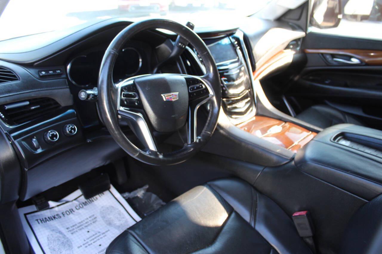 2016 White Cadillac Escalade Luxury 4WD (1GYS4BKJ9GR) with an 6.2L V8 6.2L V8 engine, Automatic 8-Speed transmission, located at 4301 NW 39th , Oklahoma City, OK, 73112, (405) 949-5600, 35.512135, -97.598671 - Hablamos espanol. SPEND SMART --- BUY FROM SUPER SPORTS. ALL PRICES, DOWN PAYMENTS, PAYMENTS, AND FINANCE TERMS ARE NEGOTIABLE AT THE TIME OF APPROVAL. WE WILL WORK WITH YOU TO FIT YOUR BUDGET. WE WILL EVEN LOWER AND ADJUST THE NUMBERS TO HELP MAKE THE VEHICLE MORE AFFORDABLE FOR YOU.- Photo#18