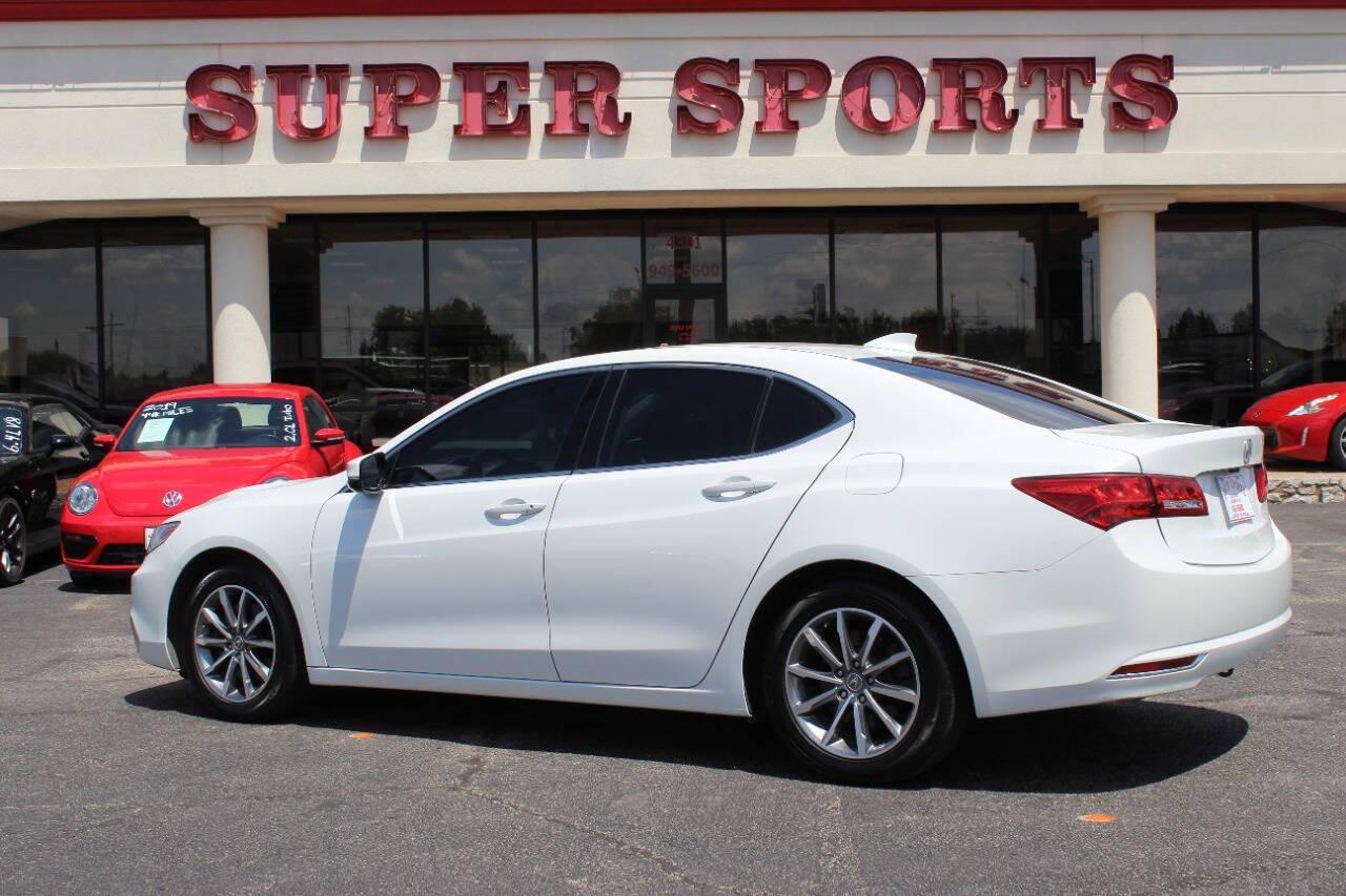 2020 White Acura TLX Base 2.4L (19UUB1F34LA) with an 2.4L L4 DOHC 16V engine, 8A transmission, located at 4301 NW 39th , Oklahoma City, OK, 73112, (405) 949-5600, 35.512135, -97.598671 - NO DRIVERS LICENCE -NO FULL COVERAGE INSURANCE - NO CREDIT CHECK. COME ON OVER TO SUPERSPORTS, TAKE A LOOK AND TEST DRIVE. PLEASE GIVE US A CALL AT (405) 949-5600. NO LICENCIA DE CONDUCIR - NO SEGURO DE COBERTURA TOTAL - NO VERIFICACION DE CREDITO. VISITENOS EN SUPERSPORTS, MIRE NUESTRO - Photo#4