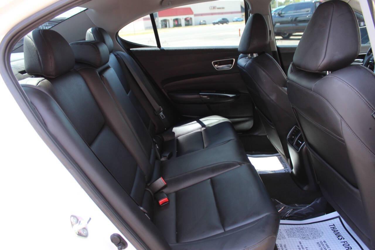 2020 White Acura TLX Base 2.4L (19UUB1F34LA) with an 2.4L L4 DOHC 16V engine, 8A transmission, located at 4301 NW 39th , Oklahoma City, OK, 73112, (405) 949-5600, 35.512135, -97.598671 - NO DRIVERS LICENCE -NO FULL COVERAGE INSURANCE - NO CREDIT CHECK. COME ON OVER TO SUPERSPORTS, TAKE A LOOK AND TEST DRIVE. PLEASE GIVE US A CALL AT (405) 949-5600. NO LICENCIA DE CONDUCIR - NO SEGURO DE COBERTURA TOTAL - NO VERIFICACION DE CREDITO. VISITENOS EN SUPERSPORTS, MIRE NUESTRO - Photo#10