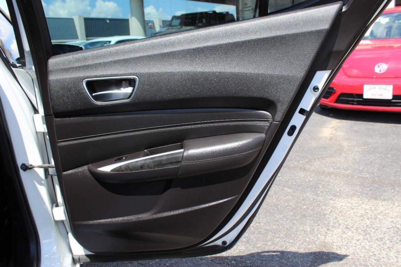 2020 White Acura TLX Base 2.4L (19UUB1F34LA) with an 2.4L L4 DOHC 16V engine, 8A transmission, located at 4301 NW 39th , Oklahoma City, OK, 73112, (405) 949-5600, 35.512135, -97.598671 - NO DRIVERS LICENCE -NO FULL COVERAGE INSURANCE - NO CREDIT CHECK. COME ON OVER TO SUPERSPORTS, TAKE A LOOK AND TEST DRIVE. PLEASE GIVE US A CALL AT (405) 949-5600. NO LICENCIA DE CONDUCIR - NO SEGURO DE COBERTURA TOTAL - NO VERIFICACION DE CREDITO. VISITENOS EN SUPERSPORTS, MIRE NUESTRO - Photo#10