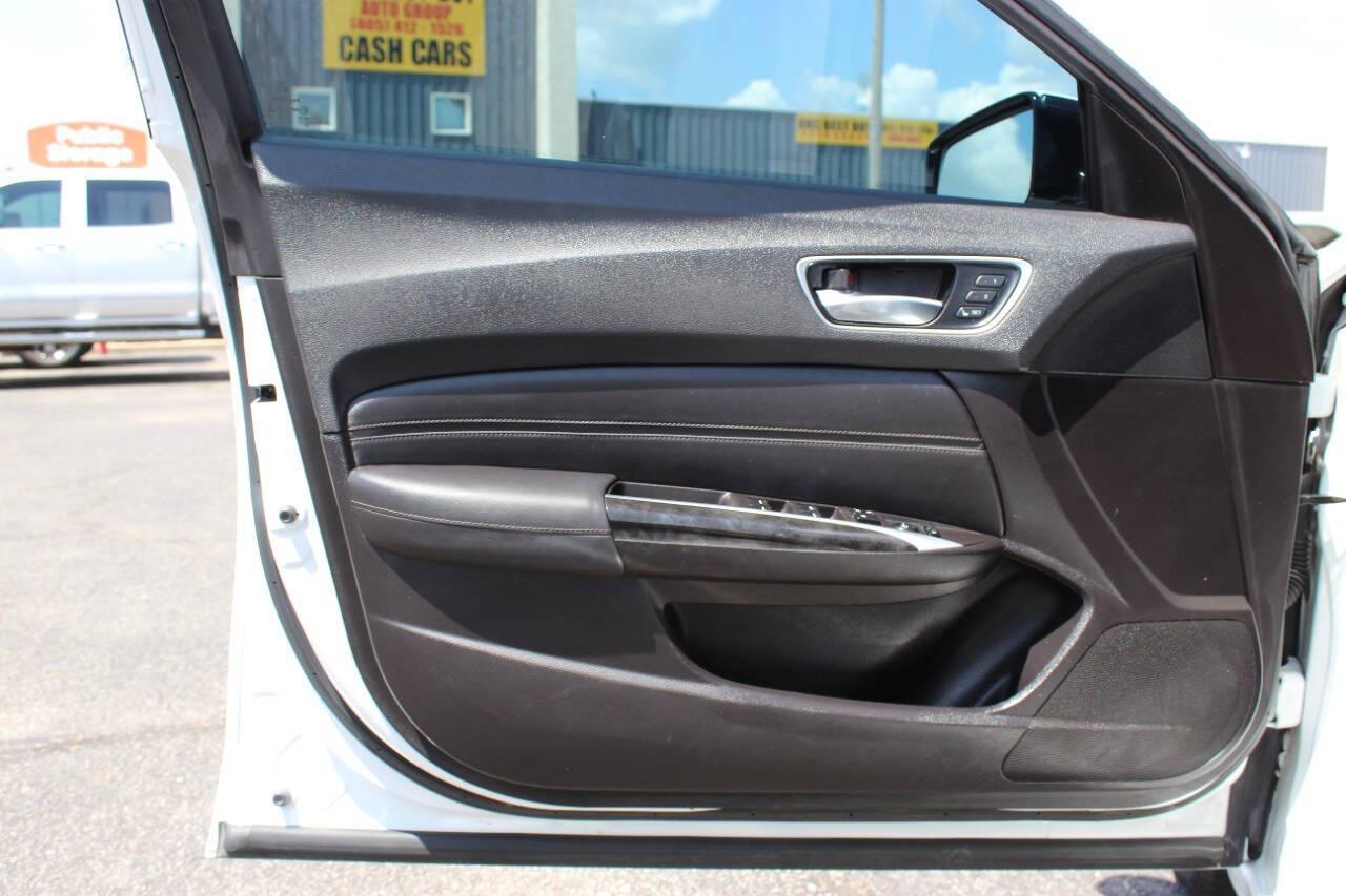 2020 White Acura TLX Base 2.4L (19UUB1F34LA) with an 2.4L L4 DOHC 16V engine, 8A transmission, located at 4301 NW 39th , Oklahoma City, OK, 73112, (405) 949-5600, 35.512135, -97.598671 - NO DRIVERS LICENCE -NO FULL COVERAGE INSURANCE - NO CREDIT CHECK. COME ON OVER TO SUPERSPORTS, TAKE A LOOK AND TEST DRIVE. PLEASE GIVE US A CALL AT (405) 949-5600. NO LICENCIA DE CONDUCIR - NO SEGURO DE COBERTURA TOTAL - NO VERIFICACION DE CREDITO. VISITENOS EN SUPERSPORTS, MIRE NUESTRO - Photo#16