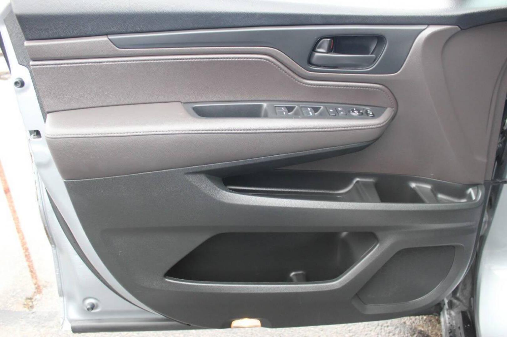 2020 Silver Honda Odyssey LX (5FNRL6H29LB) with an 3.5L V6 SOHC 24V engine, 9A transmission, located at 4301 NW 39th , Oklahoma City, OK, 73112, (405) 949-5600, 35.512135, -97.598671 - Photo#21