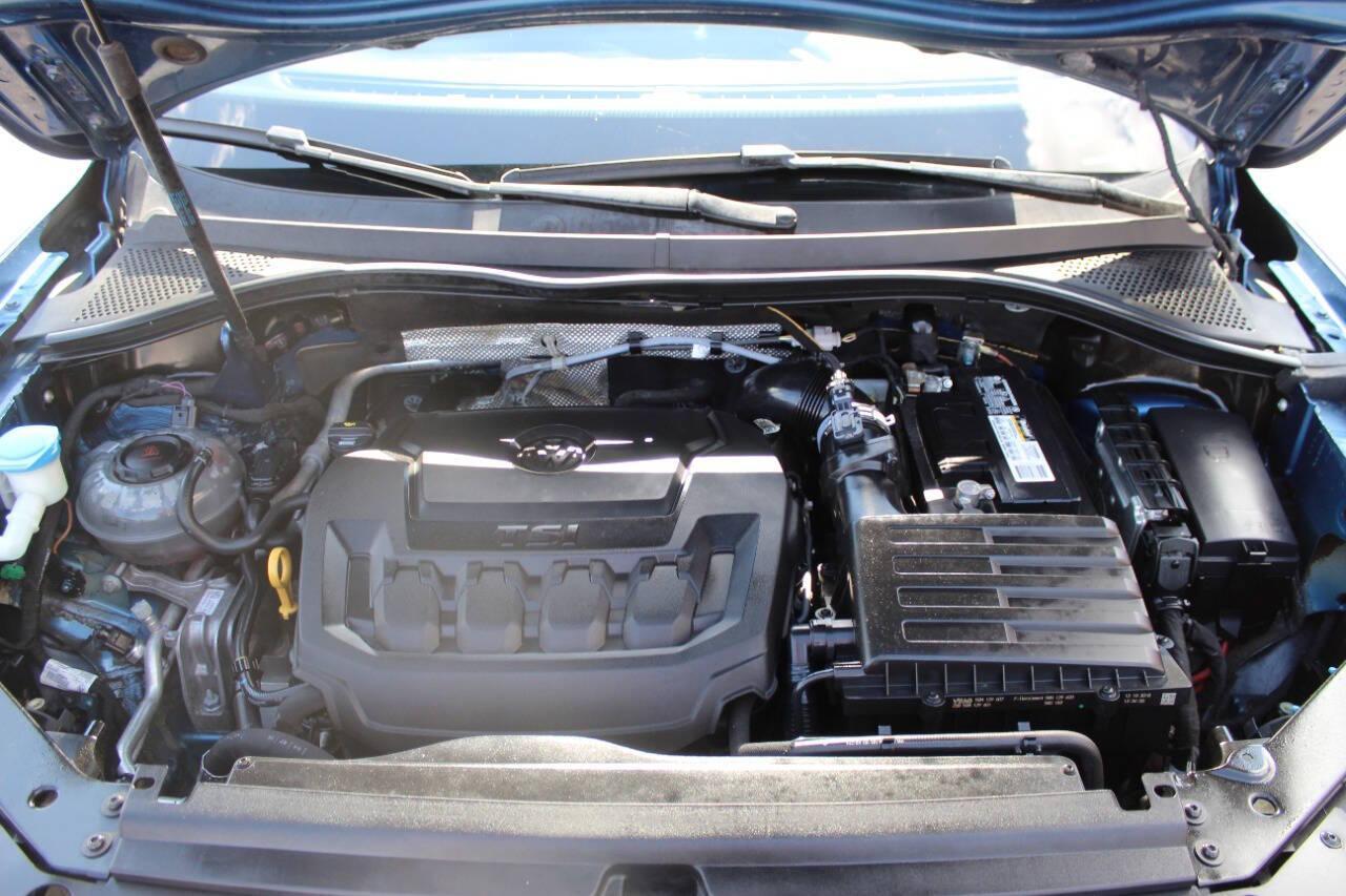 2019 Blue Volkswagen Tiguan SE (3VV3B7AX4KM) with an 2.0L L4 DOHC 16V TURBO engine, 8A transmission, located at 4301 NW 39th , Oklahoma City, OK, 73112, (405) 949-5600, 35.512135, -97.598671 - NO DRIVERS LICENCE -NO FULL COVERAGE INSURANCE - NO CREDIT CHECK. COME ON OVER TO SUPERSPORTS, TAKE A LOOK AND TEST DRIVE. PLEASE GIVE US A CALL AT (405) 949-5600. NO LICENCIA DE CONDUCIR - NO SEGURO DE COBERTURA TOTAL - NO VERIFICACION DE CREDITO. VISITENOS EN SUPERSPORTS, MIRE NUESTRO - Photo#7