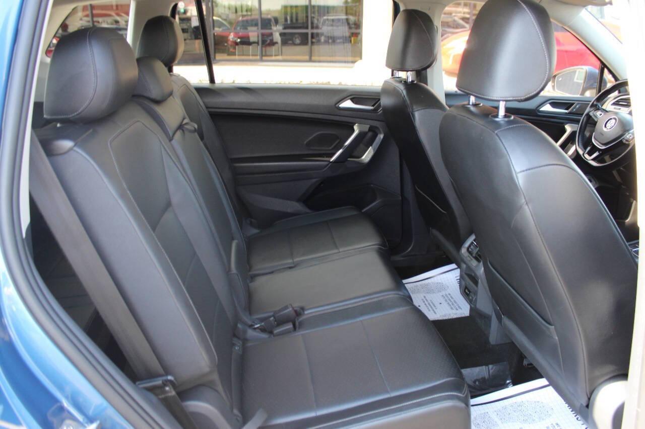 2019 Blue Volkswagen Tiguan SE (3VV3B7AX4KM) with an 2.0L L4 DOHC 16V TURBO engine, 8A transmission, located at 4301 NW 39th , Oklahoma City, OK, 73112, (405) 949-5600, 35.512135, -97.598671 - NO DRIVERS LICENCE -NO FULL COVERAGE INSURANCE - NO CREDIT CHECK. COME ON OVER TO SUPERSPORTS, TAKE A LOOK AND TEST DRIVE. PLEASE GIVE US A CALL AT (405) 949-5600. NO LICENCIA DE CONDUCIR - NO SEGURO DE COBERTURA TOTAL - NO VERIFICACION DE CREDITO. VISITENOS EN SUPERSPORTS, MIRE NUESTRO - Photo#10