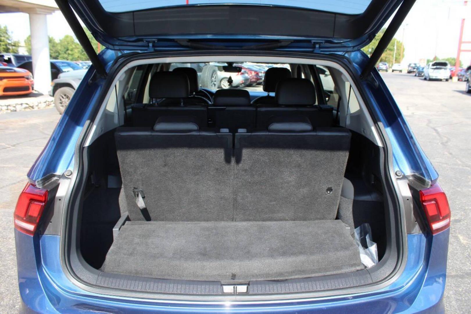 2019 Blue Volkswagen Tiguan SE (3VV3B7AX4KM) with an 2.0L L4 DOHC 16V TURBO engine, 8A transmission, located at 4301 NW 39th , Oklahoma City, OK, 73112, (405) 949-5600, 35.512135, -97.598671 - NO DRIVERS LICENCE -NO FULL COVERAGE INSURANCE - NO CREDIT CHECK. COME ON OVER TO SUPERSPORTS, TAKE A LOOK AND TEST DRIVE. PLEASE GIVE US A CALL AT (405) 949-5600. NO LICENCIA DE CONDUCIR - NO SEGURO DE COBERTURA TOTAL - NO VERIFICACION DE CREDITO. VISITENOS EN SUPERSPORTS, MIRE NUESTRO - Photo#12