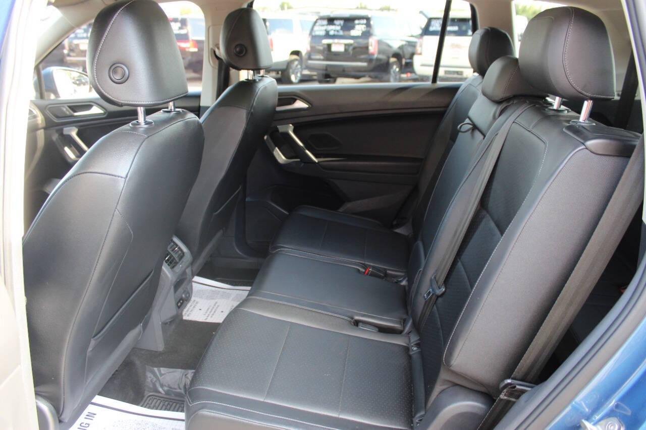 2019 Blue Volkswagen Tiguan SE (3VV3B7AX4KM) with an 2.0L L4 DOHC 16V TURBO engine, 8A transmission, located at 4301 NW 39th , Oklahoma City, OK, 73112, (405) 949-5600, 35.512135, -97.598671 - NO DRIVERS LICENCE -NO FULL COVERAGE INSURANCE - NO CREDIT CHECK. COME ON OVER TO SUPERSPORTS, TAKE A LOOK AND TEST DRIVE. PLEASE GIVE US A CALL AT (405) 949-5600. NO LICENCIA DE CONDUCIR - NO SEGURO DE COBERTURA TOTAL - NO VERIFICACION DE CREDITO. VISITENOS EN SUPERSPORTS, MIRE NUESTRO - Photo#13