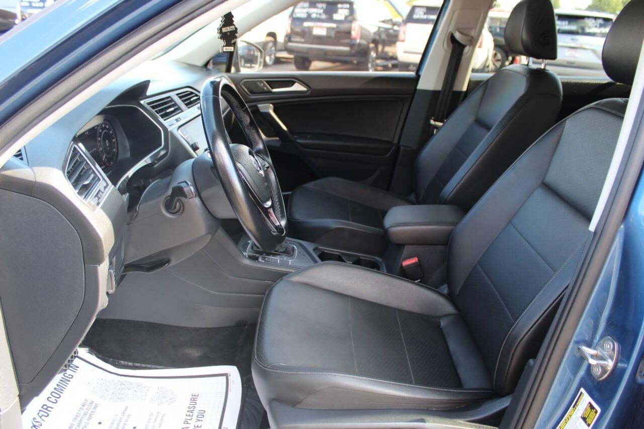 2019 Blue Volkswagen Tiguan SE (3VV3B7AX4KM) with an 2.0L L4 DOHC 16V TURBO engine, 8A transmission, located at 4301 NW 39th , Oklahoma City, OK, 73112, (405) 949-5600, 35.512135, -97.598671 - NO DRIVERS LICENCE -NO FULL COVERAGE INSURANCE - NO CREDIT CHECK. COME ON OVER TO SUPERSPORTS, TAKE A LOOK AND TEST DRIVE. PLEASE GIVE US A CALL AT (405) 949-5600. NO LICENCIA DE CONDUCIR - NO SEGURO DE COBERTURA TOTAL - NO VERIFICACION DE CREDITO. VISITENOS EN SUPERSPORTS, MIRE NUESTRO - Photo#15