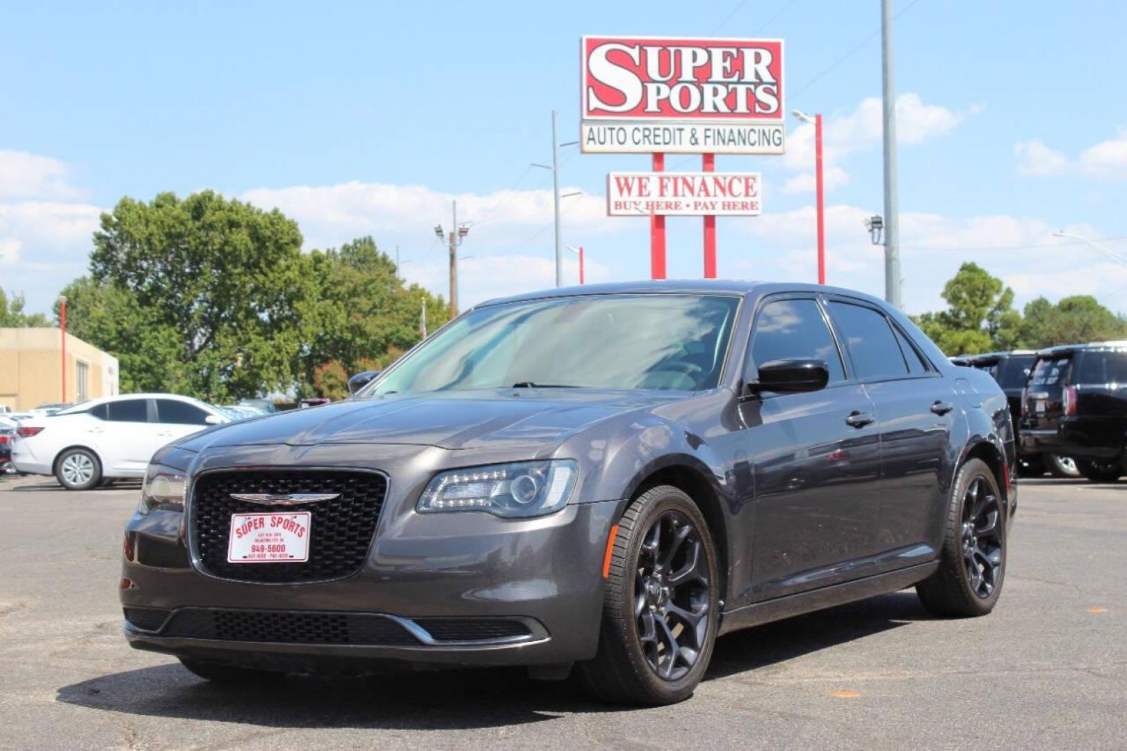 2019 Gray Chrysler 300 Touring (2C3CCAAG3KH) with an 3.6L V6 SOHC 24V engine, 8A transmission, located at 4301 NW 39th , Oklahoma City, OK, 73112, (405) 949-5600, 35.512135, -97.598671 - NO DRIVERS LICENCE -NO FULL COVERAGE INSURANCE - NO CREDIT CHECK. COME ON OVER TO SUPERSPORTS, TAKE A LOOK AND TEST DRIVE. PLEASE GIVE US A CALL AT (405) 949-5600. NO LICENCIA DE CONDUCIR - NO SEGURO DE COBERTURA TOTAL - NO VERIFICACION DE CREDITO. VISITENOS EN SUPERSPORTS, MIRE NUESTRO - Photo#6