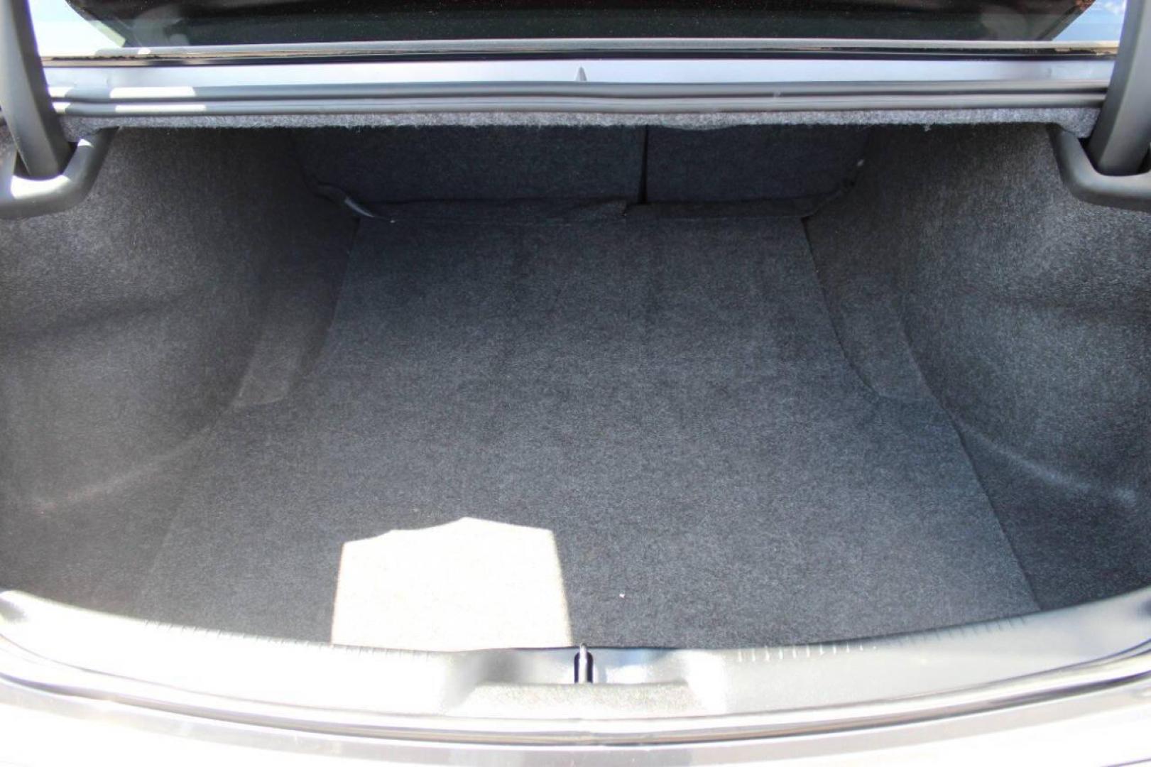 2019 Gray Chrysler 300 Touring (2C3CCAAG3KH) with an 3.6L V6 SOHC 24V engine, 8A transmission, located at 4301 NW 39th , Oklahoma City, OK, 73112, (405) 949-5600, 35.512135, -97.598671 - NO DRIVERS LICENCE -NO FULL COVERAGE INSURANCE - NO CREDIT CHECK. COME ON OVER TO SUPERSPORTS, TAKE A LOOK AND TEST DRIVE. PLEASE GIVE US A CALL AT (405) 949-5600. NO LICENCIA DE CONDUCIR - NO SEGURO DE COBERTURA TOTAL - NO VERIFICACION DE CREDITO. VISITENOS EN SUPERSPORTS, MIRE NUESTRO - Photo#12