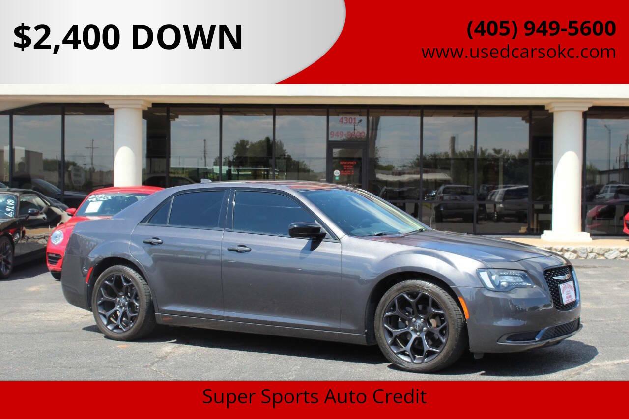 photo of 2019 Chrysler 300 Touring