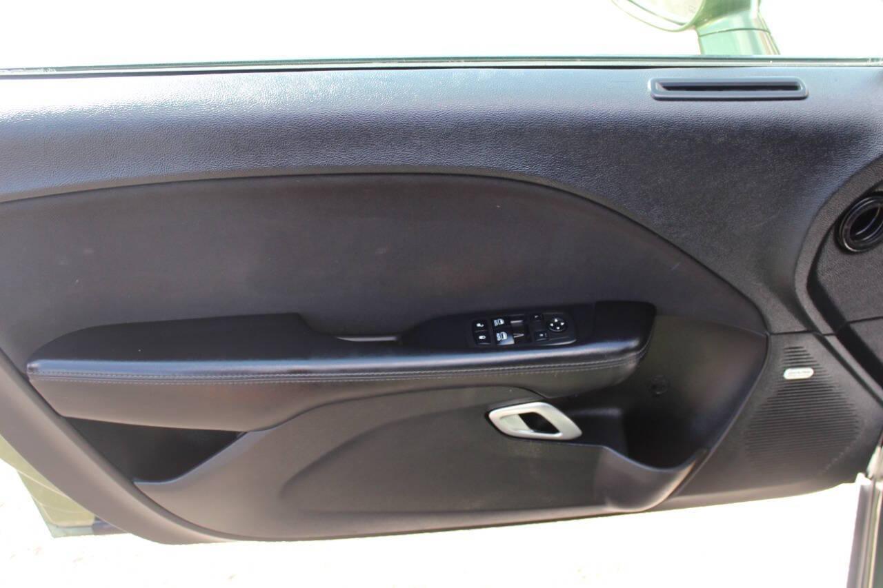 2018 Green Dodge Challenger R/T Plus (2C3CDZBT2JH) with an 5.7L V8 OHV 16V engine, 6A transmission, located at 4301 NW 39th , Oklahoma City, OK, 73112, (405) 949-5600, 35.512135, -97.598671 - NO DRIVERS LICENCE -NO FULL COVERAGE INSURANCE - NO CREDIT CHECK. COME ON OVER TO SUPERSPORTS, TAKE A LOOK AND TEST DRIVE. PLEASE GIVE US A CALL AT (405) 949-5600. NO LICENCIA DE CONDUCIR - NO SEGURO DE COBERTURA TOTAL - NO VERIFICACION DE CREDITO. VISITENOS EN SUPERSPORTS, MIRE NUESTRO - Photo#13