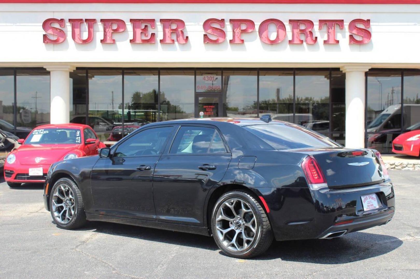 2018 Black Chrysler 300 Limited RWD (2C3CCAAG6JH) with an 3.6L V6 SOHC 24V engine, 8A transmission, located at 4301 NW 39th , Oklahoma City, OK, 73112, (405) 949-5600, 35.512135, -97.598671 - NO DRIVERS LICENCE -NO FULL COVERAGE INSURANCE - NO CREDIT CHECK. COME ON OVER TO SUPERSPORTS, TAKE A LOOK AND TEST DRIVE. PLEASE GIVE US A CALL AT (405) 949-5600. NO LICENCIA DE CONDUCIR - NO SEGURO DE COBERTURA TOTAL - NO VERIFICACION DE CREDITO. VISITENOS EN SUPERSPORTS, MIRE NUESTRO - Photo#3