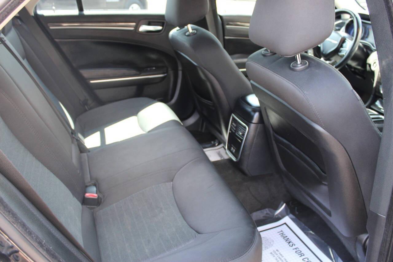 2018 Black Chrysler 300 Limited RWD (2C3CCAAG6JH) with an 3.6L V6 SOHC 24V engine, 8A transmission, located at 4301 NW 39th , Oklahoma City, OK, 73112, (405) 949-5600, 35.512135, -97.598671 - NO DRIVERS LICENCE -NO FULL COVERAGE INSURANCE - NO CREDIT CHECK. COME ON OVER TO SUPERSPORTS, TAKE A LOOK AND TEST DRIVE. PLEASE GIVE US A CALL AT (405) 949-5600. NO LICENCIA DE CONDUCIR - NO SEGURO DE COBERTURA TOTAL - NO VERIFICACION DE CREDITO. VISITENOS EN SUPERSPORTS, MIRE NUESTRO - Photo#10