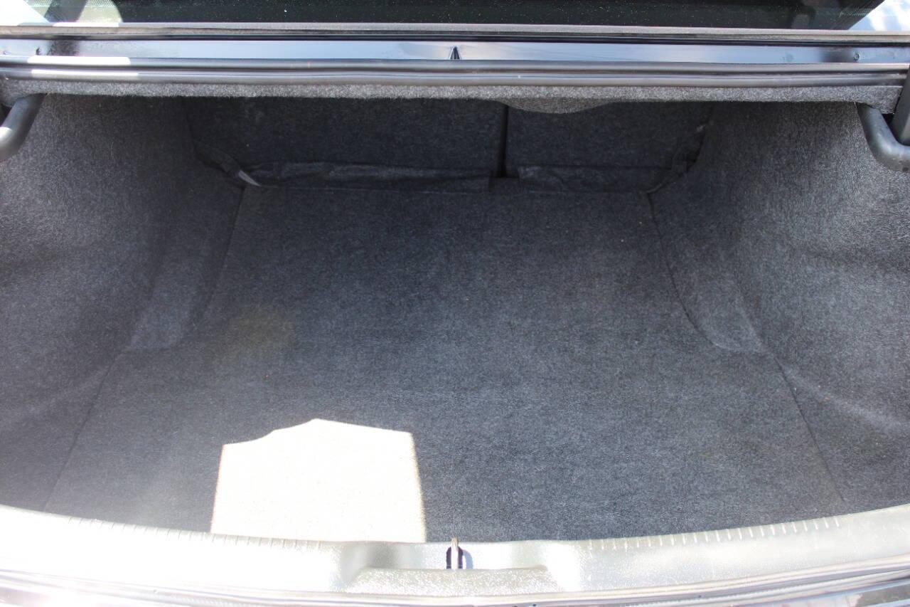 2018 Black Chrysler 300 Limited RWD (2C3CCAAG6JH) with an 3.6L V6 SOHC 24V engine, 8A transmission, located at 4301 NW 39th , Oklahoma City, OK, 73112, (405) 949-5600, 35.512135, -97.598671 - NO DRIVERS LICENCE -NO FULL COVERAGE INSURANCE - NO CREDIT CHECK. COME ON OVER TO SUPERSPORTS, TAKE A LOOK AND TEST DRIVE. PLEASE GIVE US A CALL AT (405) 949-5600. NO LICENCIA DE CONDUCIR - NO SEGURO DE COBERTURA TOTAL - NO VERIFICACION DE CREDITO. VISITENOS EN SUPERSPORTS, MIRE NUESTRO - Photo#12