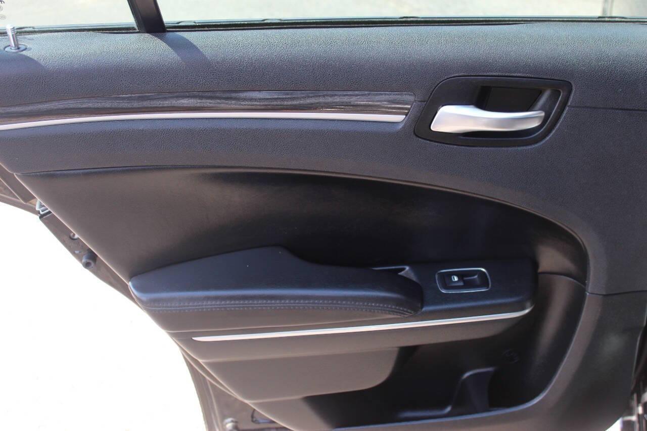 2018 Black Chrysler 300 Limited RWD (2C3CCAAG6JH) with an 3.6L V6 SOHC 24V engine, 8A transmission, located at 4301 NW 39th , Oklahoma City, OK, 73112, (405) 949-5600, 35.512135, -97.598671 - NO DRIVERS LICENCE -NO FULL COVERAGE INSURANCE - NO CREDIT CHECK. COME ON OVER TO SUPERSPORTS, TAKE A LOOK AND TEST DRIVE. PLEASE GIVE US A CALL AT (405) 949-5600. NO LICENCIA DE CONDUCIR - NO SEGURO DE COBERTURA TOTAL - NO VERIFICACION DE CREDITO. VISITENOS EN SUPERSPORTS, MIRE NUESTRO - Photo#14