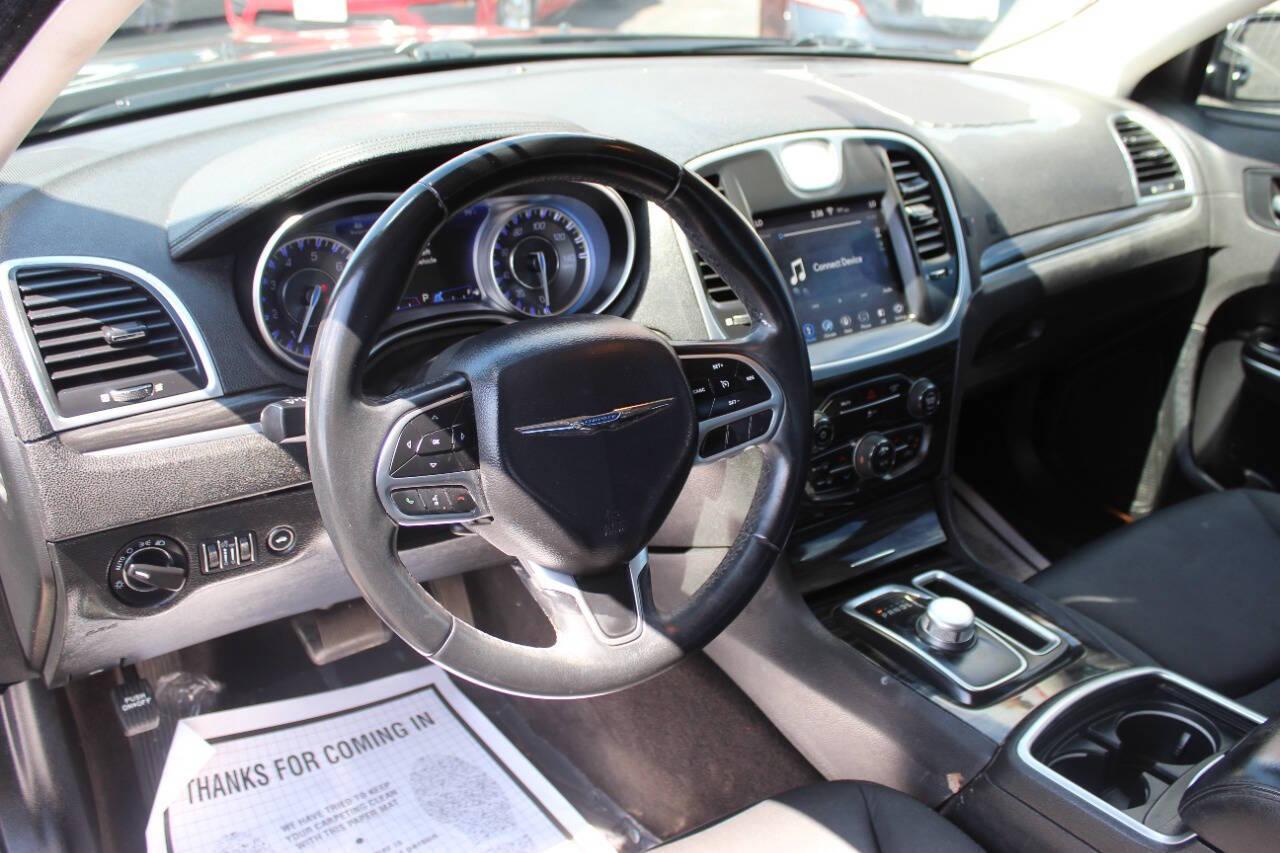 2018 Black Chrysler 300 Limited RWD (2C3CCAAG6JH) with an 3.6L V6 SOHC 24V engine, 8A transmission, located at 4301 NW 39th , Oklahoma City, OK, 73112, (405) 949-5600, 35.512135, -97.598671 - NO DRIVERS LICENCE -NO FULL COVERAGE INSURANCE - NO CREDIT CHECK. COME ON OVER TO SUPERSPORTS, TAKE A LOOK AND TEST DRIVE. PLEASE GIVE US A CALL AT (405) 949-5600. NO LICENCIA DE CONDUCIR - NO SEGURO DE COBERTURA TOTAL - NO VERIFICACION DE CREDITO. VISITENOS EN SUPERSPORTS, MIRE NUESTRO - Photo#15