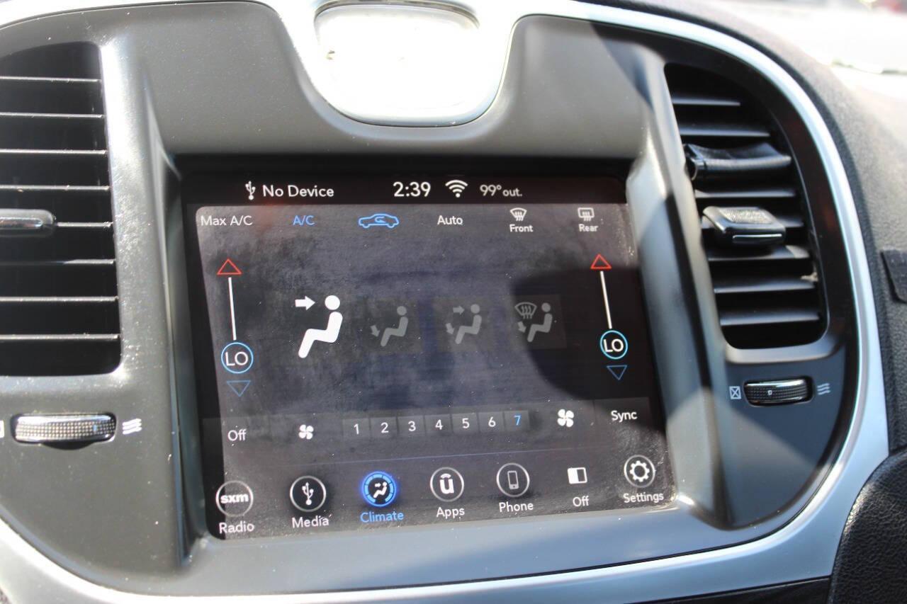 2018 Black Chrysler 300 Limited RWD (2C3CCAAG6JH) with an 3.6L V6 SOHC 24V engine, 8A transmission, located at 4301 NW 39th , Oklahoma City, OK, 73112, (405) 949-5600, 35.512135, -97.598671 - NO DRIVERS LICENCE -NO FULL COVERAGE INSURANCE - NO CREDIT CHECK. COME ON OVER TO SUPERSPORTS, TAKE A LOOK AND TEST DRIVE. PLEASE GIVE US A CALL AT (405) 949-5600. NO LICENCIA DE CONDUCIR - NO SEGURO DE COBERTURA TOTAL - NO VERIFICACION DE CREDITO. VISITENOS EN SUPERSPORTS, MIRE NUESTRO - Photo#19