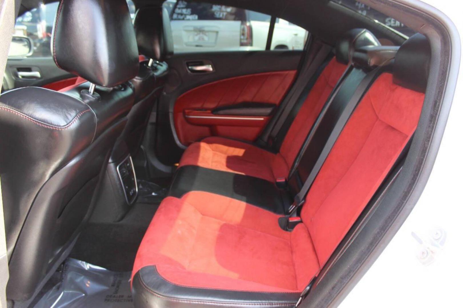 2018 White Dodge Charger SRT 392 (2C3CDXGJ8JH) with an 6.4L V8 OHV 16V engine, 5A transmission, located at 4301 NW 39th , Oklahoma City, OK, 73112, (405) 949-5600, 35.512135, -97.598671 - NO DRIVERS LICENCE -NO FULL COVERAGE INSURANCE - NO CREDIT CHECK. COME ON OVER TO SUPERSPORTS, TAKE A LOOK AND TEST DRIVE. PLEASE GIVE US A CALL AT (405) 949-5600. NO LICENCIA DE CONDUCIR - NO SEGURO DE COBERTURA TOTAL - NO VERIFICACION DE CREDITO. VISITENOS EN SUPERSPORTS, MIRE NUESTRO - Photo#19