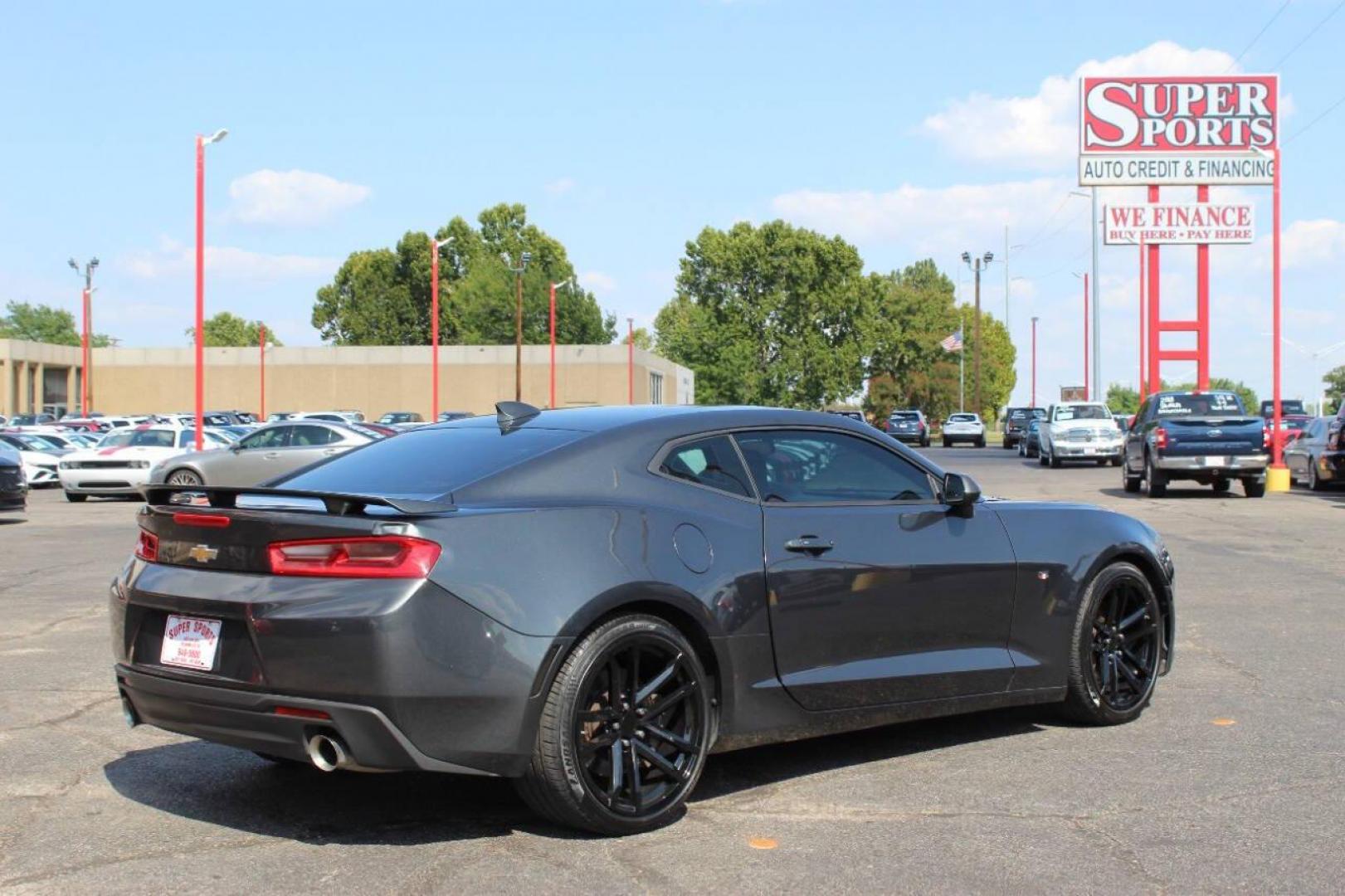 2018 Gray Chevrolet Camaro 1SS Coupe (1G1FF1R75J0) with an 6.2L V8 OHV 16V engine, 6A transmission, located at 4301 NW 39th , Oklahoma City, OK, 73112, (405) 949-5600, 35.512135, -97.598671 - NO DRIVERS LICENCE -NO FULL COVERAGE INSURANCE - NO CREDIT CHECK. COME ON OVER TO SUPERSPORTS, TAKE A LOOK AND TEST DRIVE. PLEASE GIVE US A CALL AT (405) 949-5600. NO LICENCIA DE CONDUCIR - NO SEGURO DE COBERTURA TOTAL - NO VERIFICACION DE CREDITO. VISITENOS EN SUPERSPORTS, MIRE NUESTRO - Photo#2