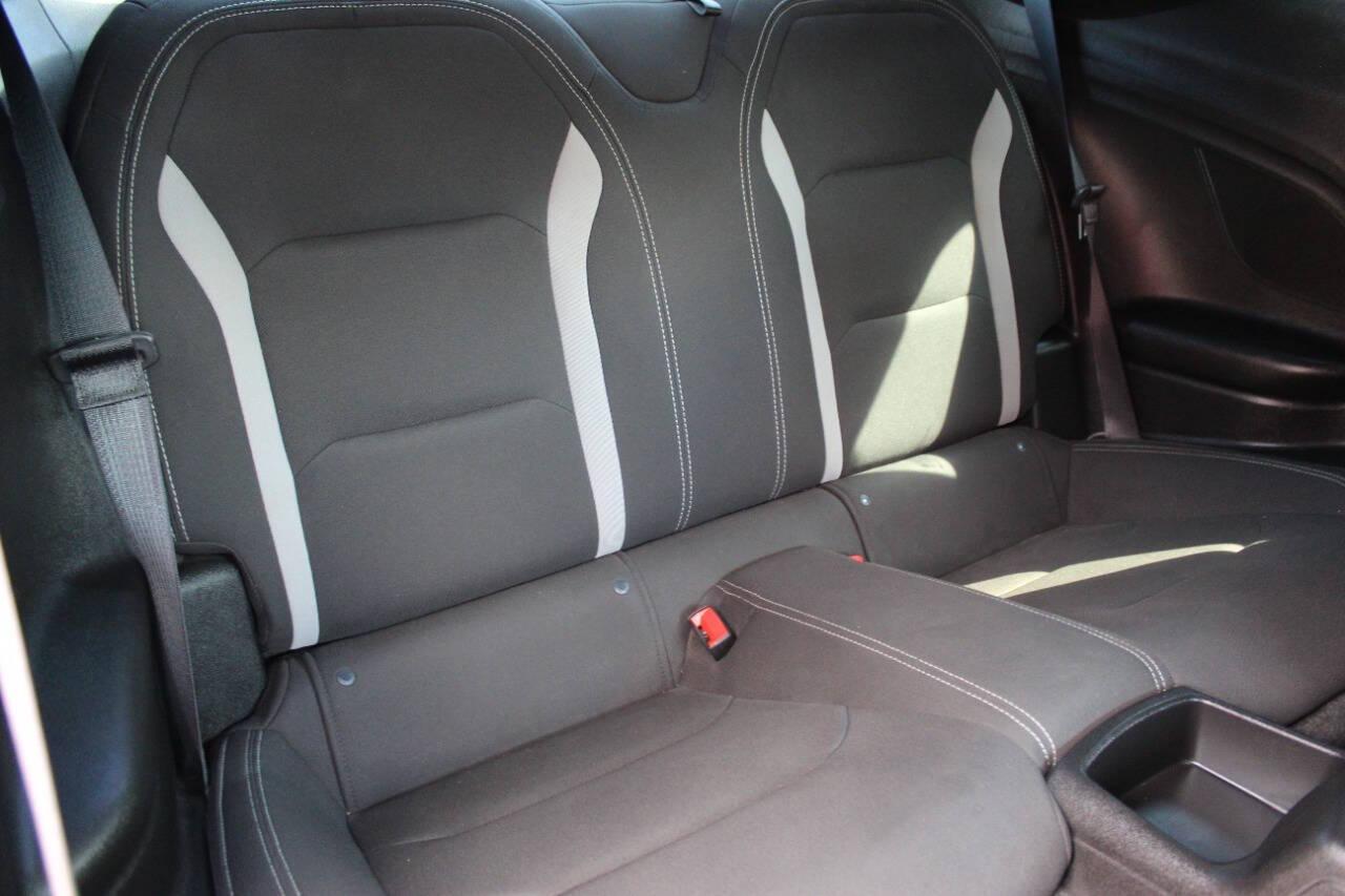 2018 Gray Chevrolet Camaro 1SS Coupe (1G1FF1R75J0) with an 6.2L V8 OHV 16V engine, 6A transmission, located at 4301 NW 39th , Oklahoma City, OK, 73112, (405) 949-5600, 35.512135, -97.598671 - NO DRIVERS LICENCE NO-FULL COVERAGE INSURANCE-NO CREDIT CHECK. COME ON OVER TO SUPERSPORTS AND TAKE A LOOK AND TEST DRIVE PLEASE GIVE US A CALL AT (405) 949-5600. NO LICENSIA DE MANEJAR- NO SEGURO DE COBERTURA TOTAL- NO VERIFICACCION DE CREDITO. POR FAVOR VENGAN A SUPERSPORTS, ECHE UN VI - Photo#10