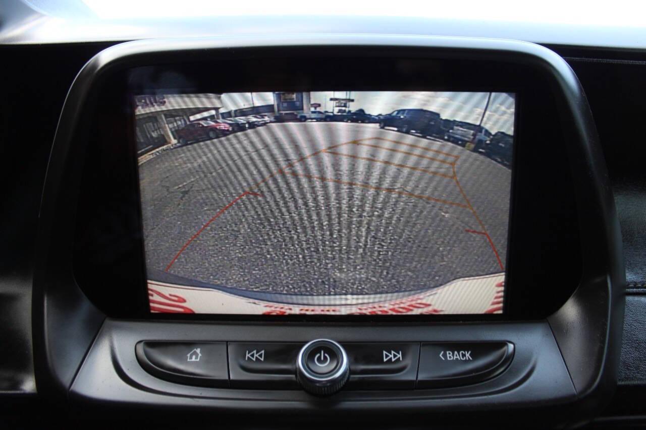 2018 Gray Chevrolet Camaro 1SS Coupe (1G1FF1R75J0) with an 6.2L V8 OHV 16V engine, 6A transmission, located at 4301 NW 39th , Oklahoma City, OK, 73112, (405) 949-5600, 35.512135, -97.598671 - NO DRIVERS LICENCE NO-FULL COVERAGE INSURANCE-NO CREDIT CHECK. COME ON OVER TO SUPERSPORTS AND TAKE A LOOK AND TEST DRIVE PLEASE GIVE US A CALL AT (405) 949-5600. NO LICENSIA DE MANEJAR- NO SEGURO DE COBERTURA TOTAL- NO VERIFICACCION DE CREDITO. POR FAVOR VENGAN A SUPERSPORTS, ECHE UN VI - Photo#16