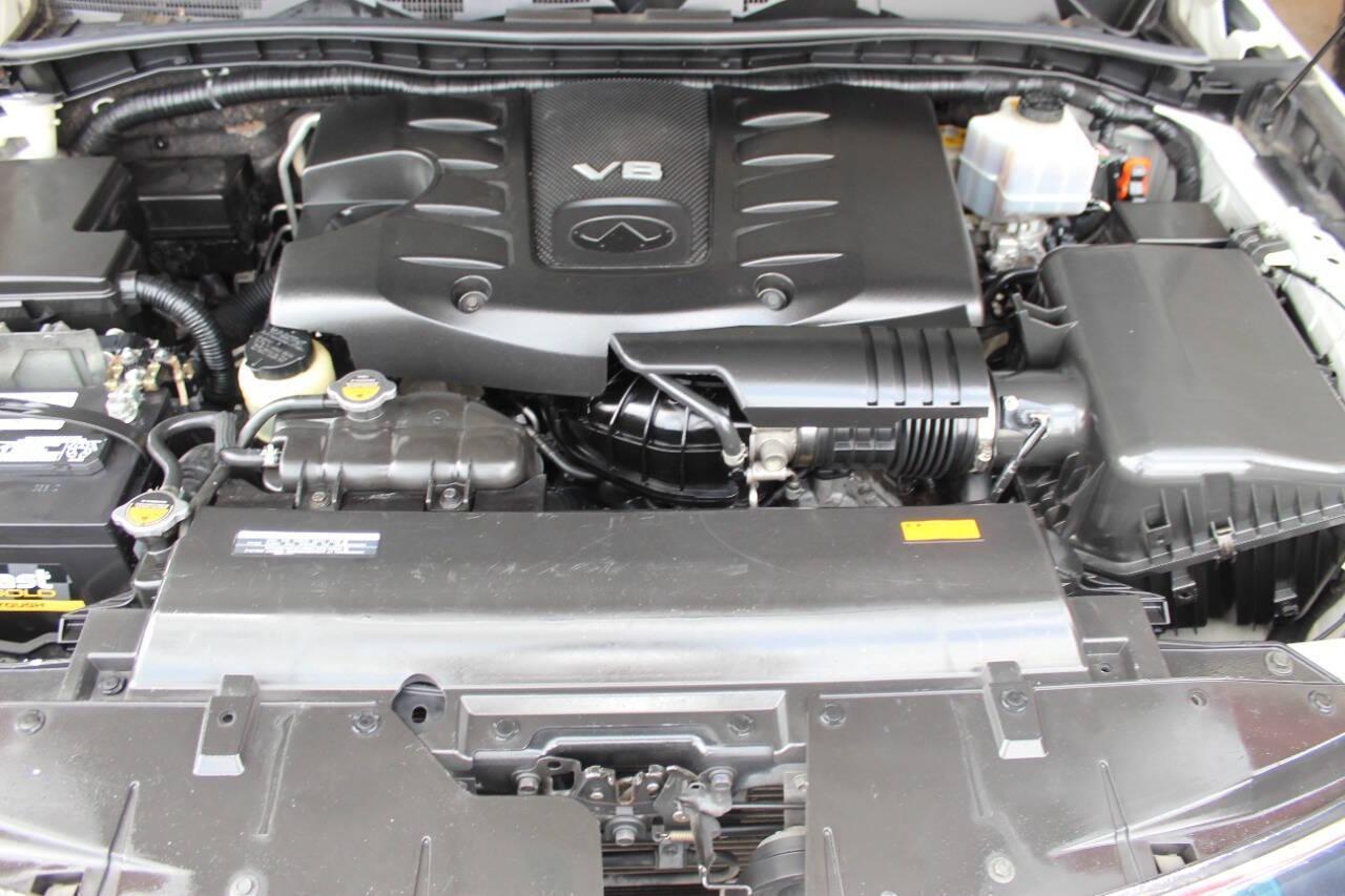 2011 White Infiniti QX56 4WD (JN8AZ2NE6B9) with an 5.6L V8 DOHC 32V engine, 5-Speed Automatic transmission, located at 4301 NW 39th , Oklahoma City, OK, 73112, (405) 949-5600, 35.512135, -97.598671 - NO DRIVERS LICENCE -NO FULL COVERAGE INSURANCE - NO CREDIT CHECK. COME ON OVER TO SUPERSPORTS, TAKE A LOOK AND TEST DRIVE. PLEASE GIVE US A CALL AT (405) 949-5600. NO LICENCIA DE CONDUCIR - NO SEGURO DE COBERTURA TOTAL - NO VERIFICACION DE CREDITO. VISITENOS EN SUPERSPORTS, MIRE NUESTRO - Photo#7