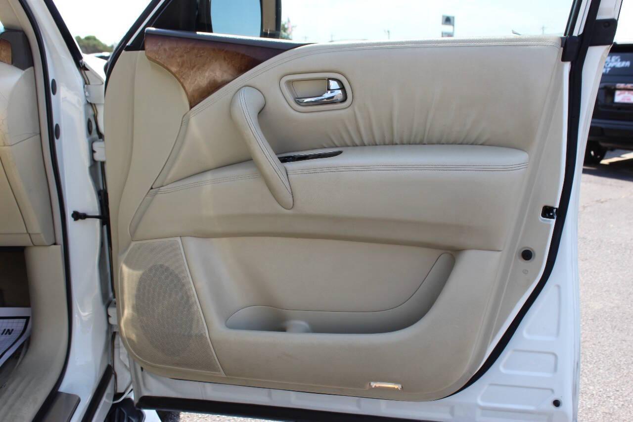 2011 White Infiniti QX56 4WD (JN8AZ2NE6B9) with an 5.6L V8 DOHC 32V engine, 5-Speed Automatic transmission, located at 4301 NW 39th , Oklahoma City, OK, 73112, (405) 949-5600, 35.512135, -97.598671 - NO DRIVERS LICENCE -NO FULL COVERAGE INSURANCE - NO CREDIT CHECK. COME ON OVER TO SUPERSPORTS, TAKE A LOOK AND TEST DRIVE. PLEASE GIVE US A CALL AT (405) 949-5600. NO LICENCIA DE CONDUCIR - NO SEGURO DE COBERTURA TOTAL - NO VERIFICACION DE CREDITO. VISITENOS EN SUPERSPORTS, MIRE NUESTRO - Photo#9