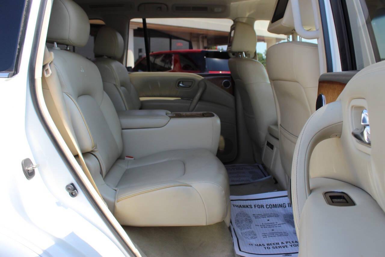 2011 White Infiniti QX56 4WD (JN8AZ2NE6B9) with an 5.6L V8 DOHC 32V engine, 5-Speed Automatic transmission, located at 4301 NW 39th , Oklahoma City, OK, 73112, (405) 949-5600, 35.512135, -97.598671 - NO DRIVERS LICENCE -NO FULL COVERAGE INSURANCE - NO CREDIT CHECK. COME ON OVER TO SUPERSPORTS, TAKE A LOOK AND TEST DRIVE. PLEASE GIVE US A CALL AT (405) 949-5600. NO LICENCIA DE CONDUCIR - NO SEGURO DE COBERTURA TOTAL - NO VERIFICACION DE CREDITO. VISITENOS EN SUPERSPORTS, MIRE NUESTRO - Photo#10