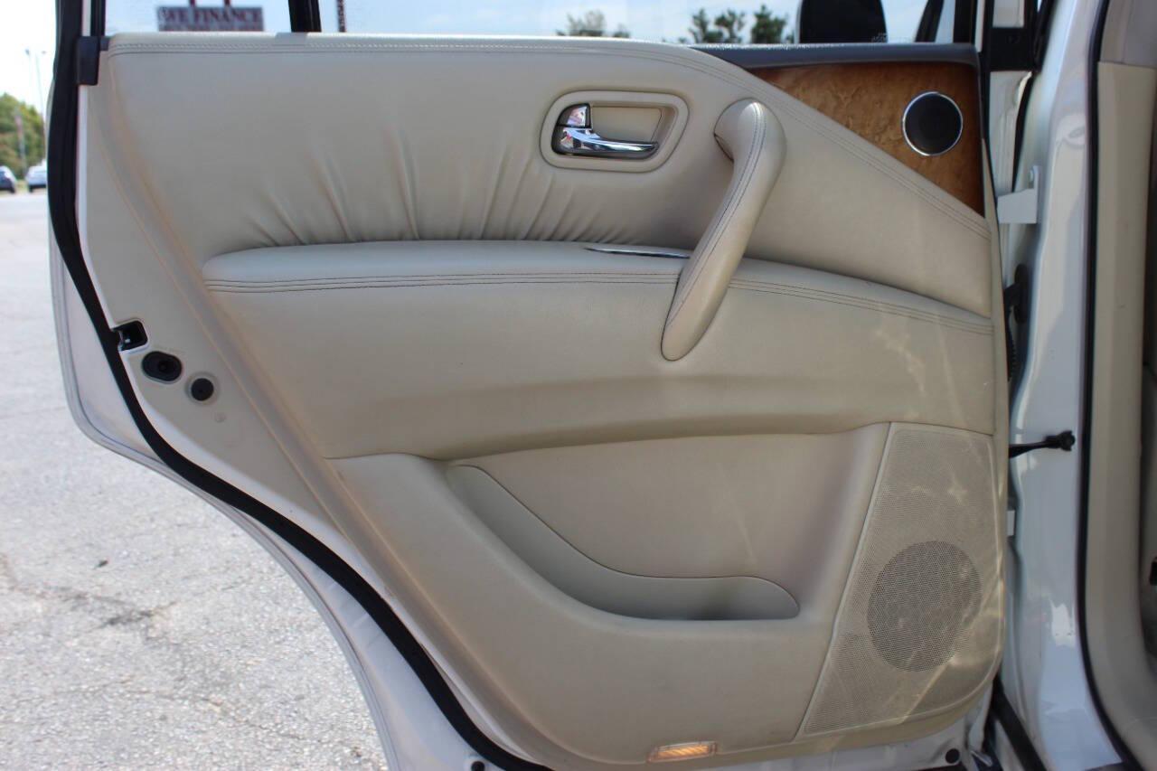 2011 White Infiniti QX56 4WD (JN8AZ2NE6B9) with an 5.6L V8 DOHC 32V engine, 5-Speed Automatic transmission, located at 4301 NW 39th , Oklahoma City, OK, 73112, (405) 949-5600, 35.512135, -97.598671 - NO DRIVERS LICENCE -NO FULL COVERAGE INSURANCE - NO CREDIT CHECK. COME ON OVER TO SUPERSPORTS, TAKE A LOOK AND TEST DRIVE. PLEASE GIVE US A CALL AT (405) 949-5600. NO LICENCIA DE CONDUCIR - NO SEGURO DE COBERTURA TOTAL - NO VERIFICACION DE CREDITO. VISITENOS EN SUPERSPORTS, MIRE NUESTRO - Photo#17