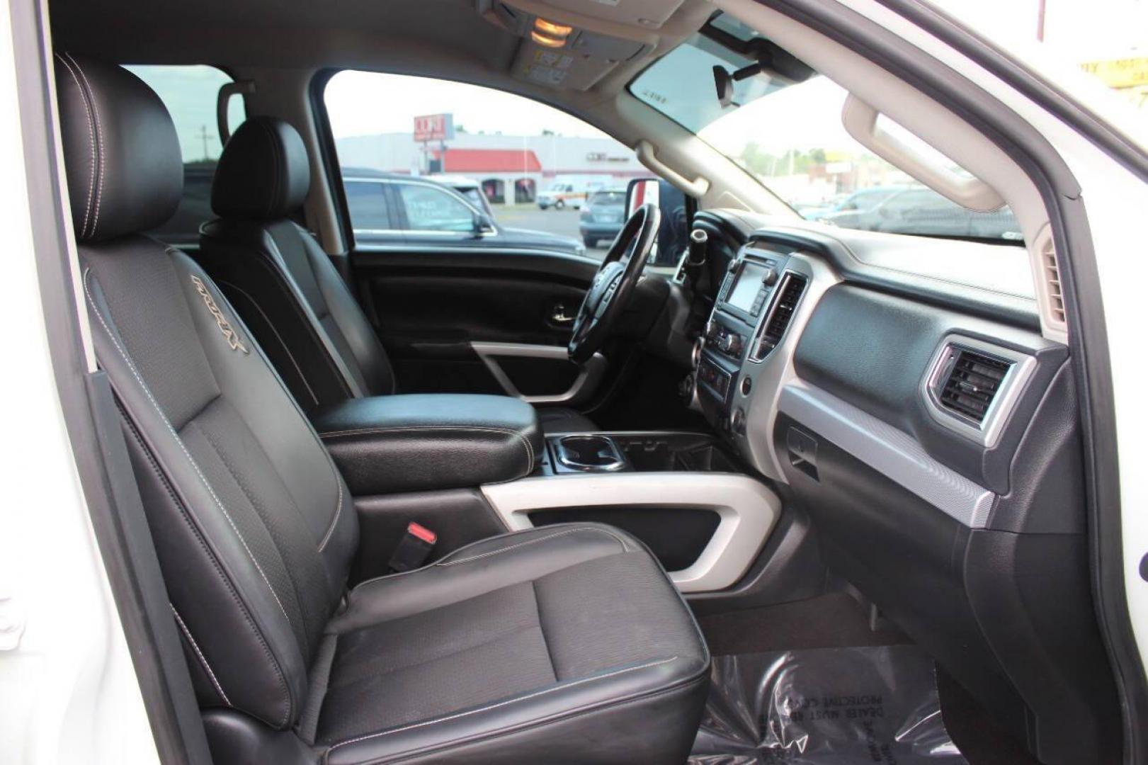 2017 White Nissan Titan Platinum Reserve Crew Cab 4WD (1N6AA1E58HN) with an 5.6L V8 DOHC 32V engine, 6A transmission, located at 4301 NW 39th , Oklahoma City, OK, 73112, (405) 949-5600, 35.512135, -97.598671 - Photo#8