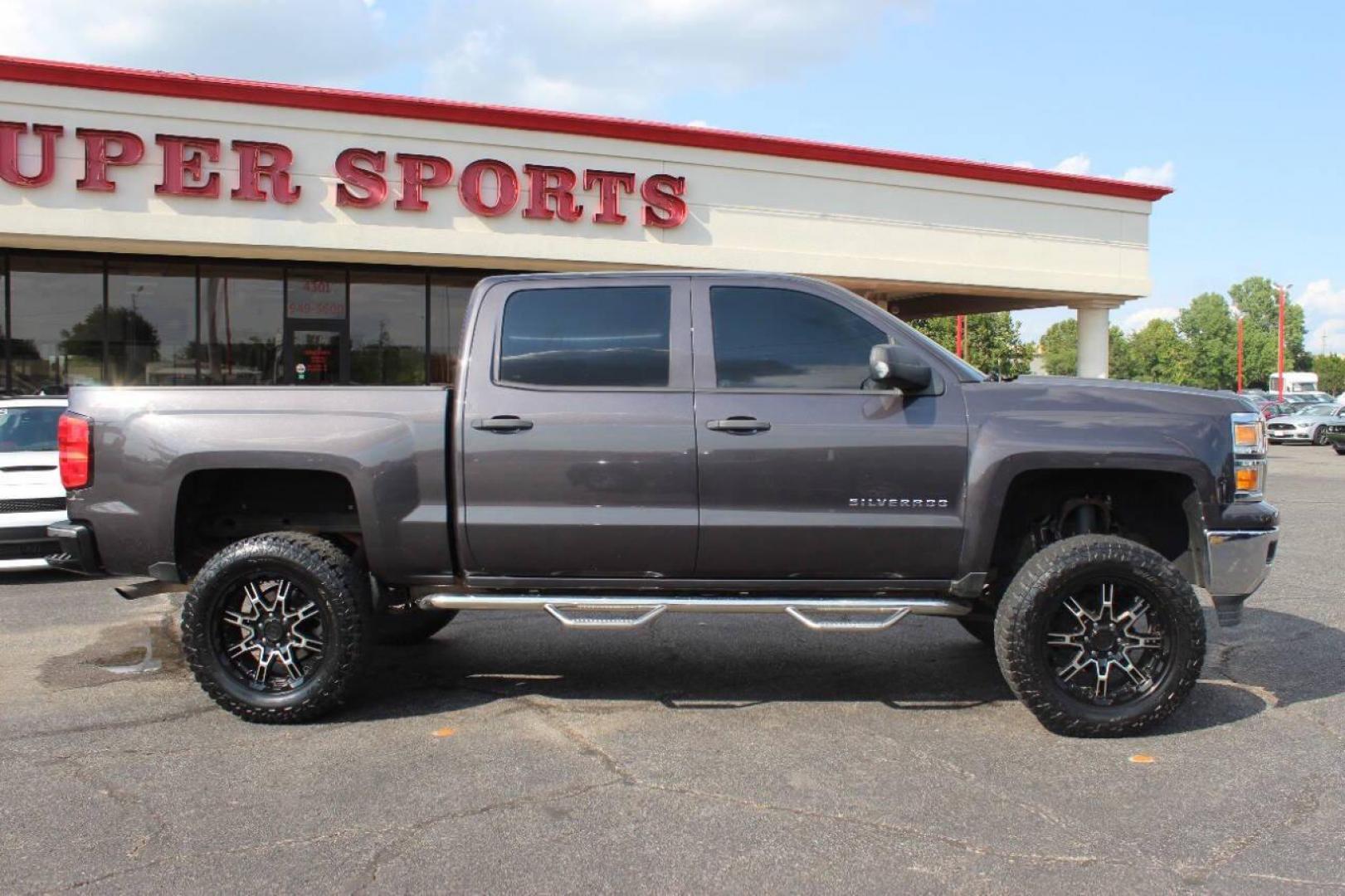 2014 Gray Chevrolet Silverado 1500 1LT Crew Cab 4WD (3GCUKREC8EG) with an 5.3L V8 OHV 16V engine, 6-Speed Automatic transmission, located at 4301 NW 39th , Oklahoma City, OK, 73112, (405) 949-5600, 35.512135, -97.598671 - Photo#2