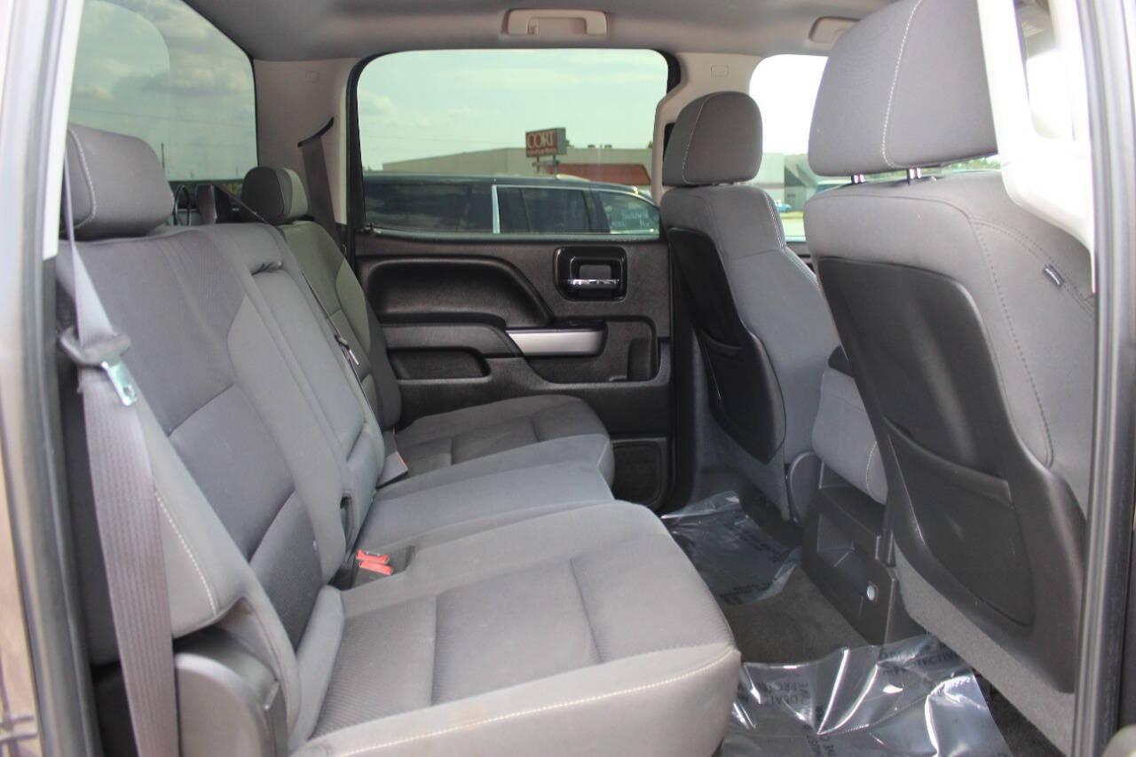 2014 Gray Chevrolet Silverado 1500 1LT Crew Cab 4WD (3GCUKREC8EG) with an 5.3L V8 OHV 16V engine, 6-Speed Automatic transmission, located at 4301 NW 39th , Oklahoma City, OK, 73112, (405) 949-5600, 35.512135, -97.598671 - NO DRIVERS LICENCE -NO FULL COVERAGE INSURANCE - NO CREDIT CHECK. COME ON OVER TO SUPERSPORTS, TAKE A LOOK AND TEST DRIVE. PLEASE GIVE US A CALL AT (405) 949-5600. NO LICENCIA DE CONDUCIR - NO SEGURO DE COBERTURA TOTAL - NO VERIFICACION DE CREDITO. VISITENOS EN SUPERSPORTS, MIRE NUESTRO - Photo#10