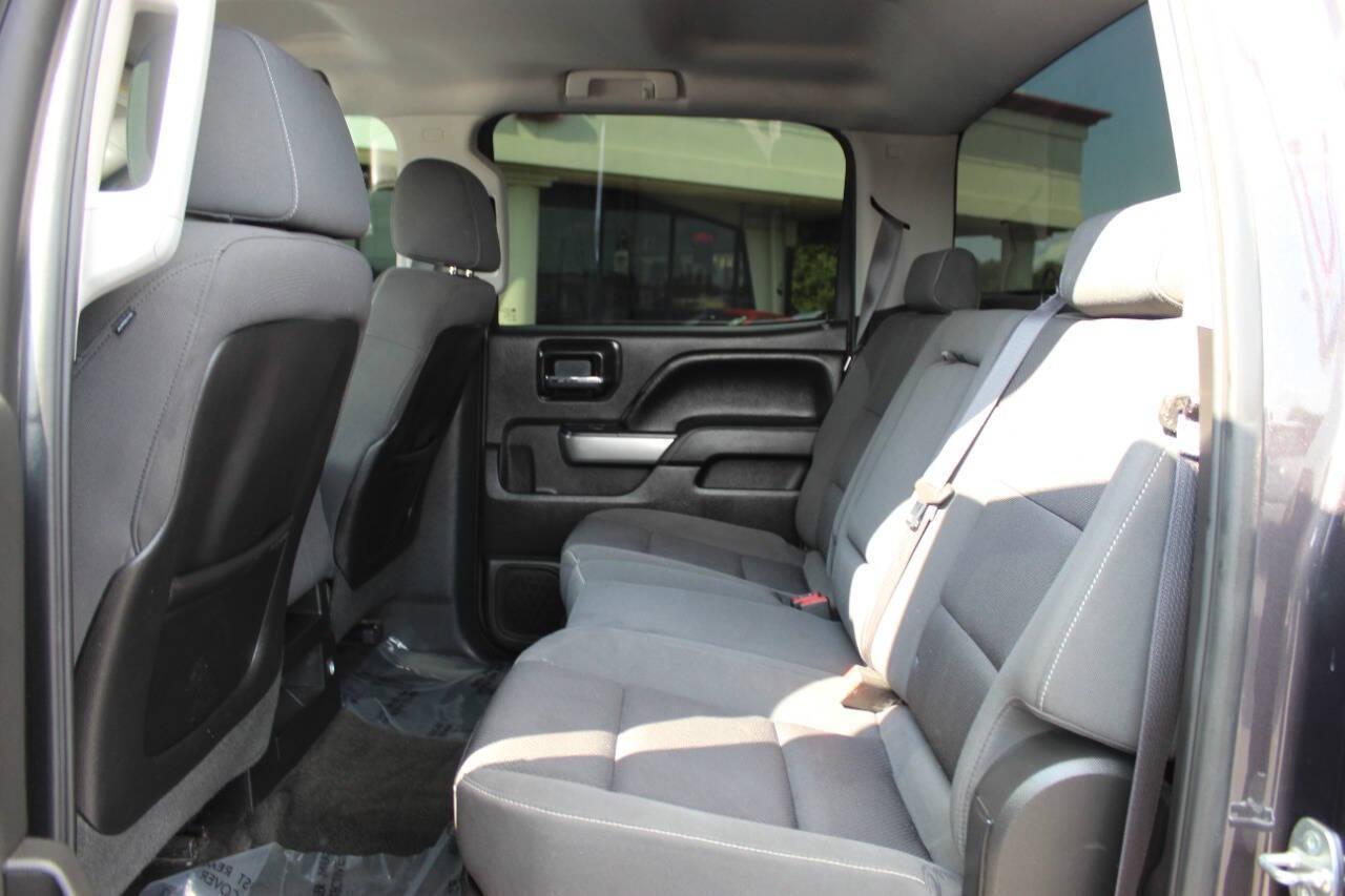 2014 Gray Chevrolet Silverado 1500 1LT Crew Cab 4WD (3GCUKREC8EG) with an 5.3L V8 OHV 16V engine, 6-Speed Automatic transmission, located at 4301 NW 39th , Oklahoma City, OK, 73112, (405) 949-5600, 35.512135, -97.598671 - NO DRIVERS LICENCE -NO FULL COVERAGE INSURANCE - NO CREDIT CHECK. COME ON OVER TO SUPERSPORTS, TAKE A LOOK AND TEST DRIVE. PLEASE GIVE US A CALL AT (405) 949-5600. NO LICENCIA DE CONDUCIR - NO SEGURO DE COBERTURA TOTAL - NO VERIFICACION DE CREDITO. VISITENOS EN SUPERSPORTS, MIRE NUESTRO - Photo#12