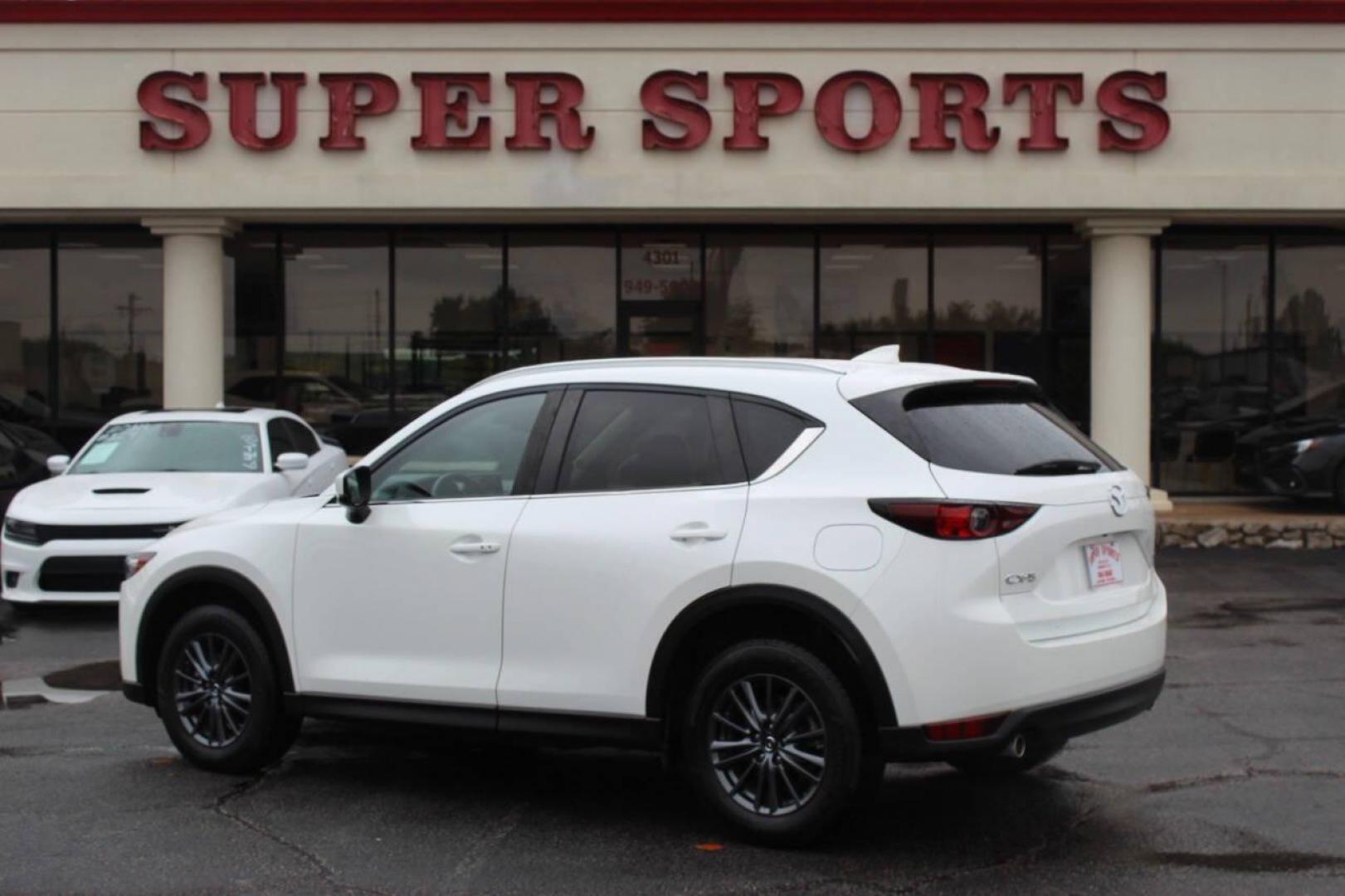 2020 White Mazda CX-5 Touring (JM3KFACM0L0) with an 2.5L L4 DOHC 16V engine, 6A transmission, located at 4301 NW 39th , Oklahoma City, OK, 73112, (405) 949-5600, 35.512135, -97.598671 - NO DRIVERS LICENCE -NO FULL COVERAGE INSURANCE - NO CREDIT CHECK. COME ON OVER TO SUPERSPORTS, TAKE A LOOK AND TEST DRIVE. PLEASE GIVE US A CALL AT (405) 949-5600. NO LICENCIA DE CONDUCIR - NO SEGURO DE COBERTURA TOTAL - NO VERIFICACION DE CREDITO. VISITENOS EN SUPERSPORTS, MIRE NUESTRO - Photo#5
