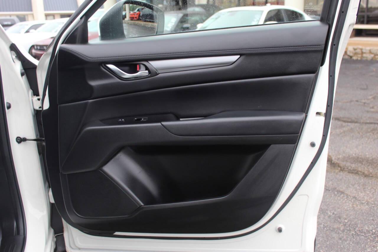 2020 White Mazda CX-5 Touring (JM3KFACM0L0) with an 2.5L L4 DOHC 16V engine, 6A transmission, located at 4301 NW 39th , Oklahoma City, OK, 73112, (405) 949-5600, 35.512135, -97.598671 - NO DRIVERS LICENCE -NO FULL COVERAGE INSURANCE - NO CREDIT CHECK. COME ON OVER TO SUPERSPORTS, TAKE A LOOK AND TEST DRIVE. PLEASE GIVE US A CALL AT (405) 949-5600. NO LICENCIA DE CONDUCIR - NO SEGURO DE COBERTURA TOTAL - NO VERIFICACION DE CREDITO. VISITENOS EN SUPERSPORTS, MIRE NUESTRO - Photo#9
