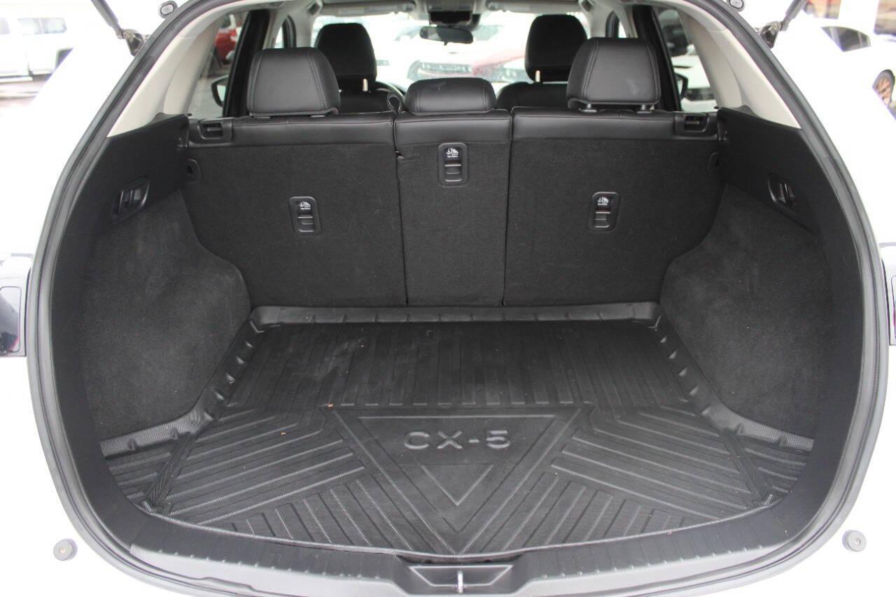 2020 White Mazda CX-5 Touring (JM3KFACM0L0) with an 2.5L L4 DOHC 16V engine, 6A transmission, located at 4301 NW 39th , Oklahoma City, OK, 73112, (405) 949-5600, 35.512135, -97.598671 - NO DRIVERS LICENCE -NO FULL COVERAGE INSURANCE - NO CREDIT CHECK. COME ON OVER TO SUPERSPORTS, TAKE A LOOK AND TEST DRIVE. PLEASE GIVE US A CALL AT (405) 949-5600. NO LICENCIA DE CONDUCIR - NO SEGURO DE COBERTURA TOTAL - NO VERIFICACION DE CREDITO. VISITENOS EN SUPERSPORTS, MIRE NUESTRO - Photo#12