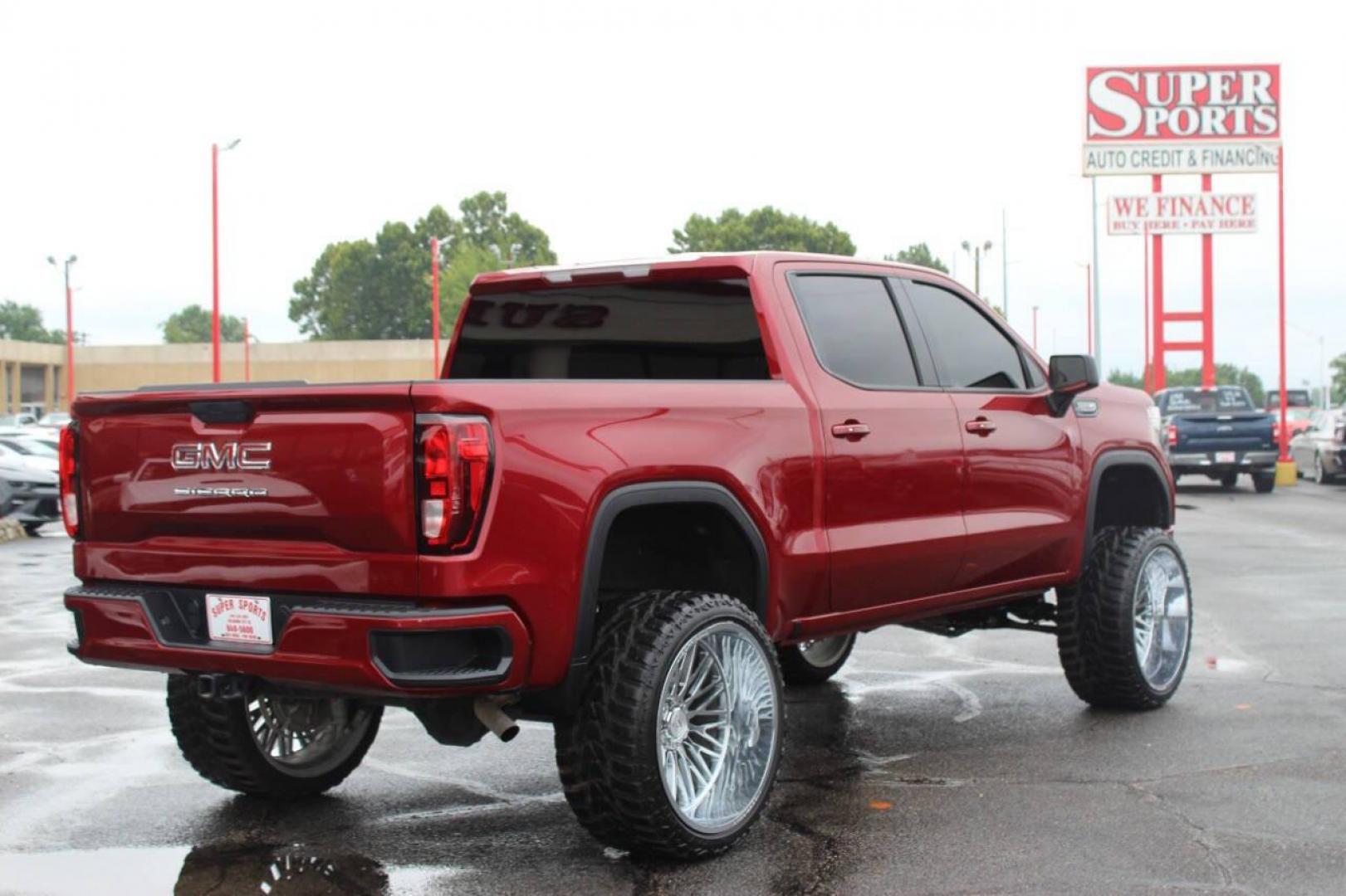 2020 Red GMC Sierra 1500 Elevation Crew Cab 2WD (3GTP8CED4LG) with an 5.3L V8 OHV 16V engine, 6A transmission, located at 4301 NW 39th , Oklahoma City, OK, 73112, (405) 949-5600, 35.512135, -97.598671 - NO DRIVERS LICENCE -NO FULL COVERAGE INSURANCE - NO CREDIT CHECK. COME ON OVER TO SUPERSPORTS, TAKE A LOOK AND TEST DRIVE. PLEASE GIVE US A CALL AT (405) 949-5600. NO LICENCIA DE CONDUCIR - NO SEGURO DE COBERTURA TOTAL - NO VERIFICACION DE CREDITO. VISITENOS EN SUPERSPORTS, MIRE NUESTRO - Photo#4