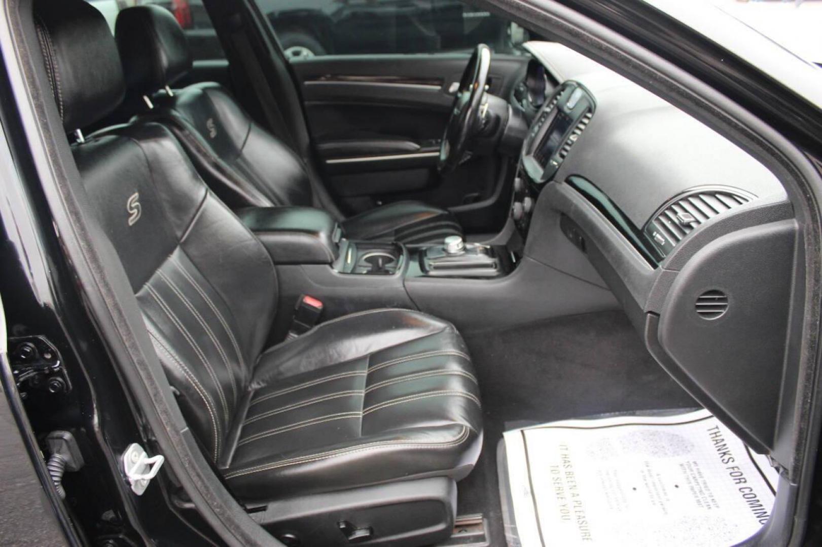 2019 Black Chrysler 300 S V6 RWD (2C3CCABG9KH) with an 3.6L V6 DOHC 24V engine, 8A transmission, located at 4301 NW 39th , Oklahoma City, OK, 73112, (405) 949-5600, 35.512135, -97.598671 - NO DRIVERS LICENCE -NO FULL COVERAGE INSURANCE - NO CREDIT CHECK. COME ON OVER TO SUPERSPORTS, TAKE A LOOK AND TEST DRIVE. PLEASE GIVE US A CALL AT (405) 949-5600. NO LICENCIA DE CONDUCIR - NO SEGURO DE COBERTURA TOTAL - NO VERIFICACION DE CREDITO. VISITENOS EN SUPERSPORTS, MIRE NUESTRO - Photo#8