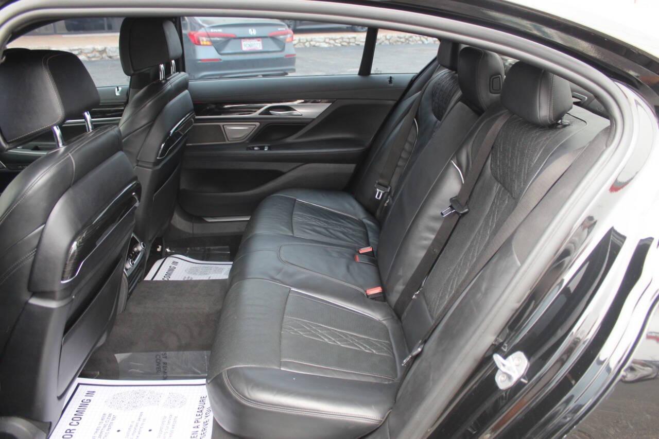 2019 Black BMW 7-Series 750i (WBA7F0C59KG) with an 4.8L V8 DOHC 32V engine, 8A transmission, located at 4301 NW 39th , Oklahoma City, OK, 73112, (405) 949-5600, 35.512135, -97.598671 - NO DRIVERS LICENCE NO-FULL COVERAGE INSURANCE-NO CREDIT CHECK. COME ON OVER TO SUPERSPORTS AND TAKE A LOOK AND TEST DRIVE. PLEASE GIVE US A CALL AT (405) 949-5600. NO LICENSIA DE MANEJAR- NO SEGURO DE COBERTURA TOTAL- NO VERIFICACCION DE CREDITO. POR FAVOR VENGAN A SUPERSPORTS, ECHE UN - Photo#12
