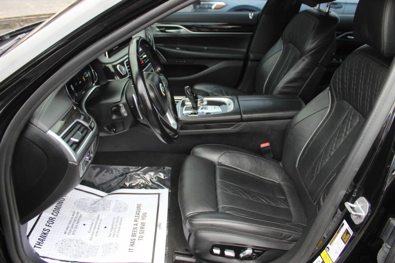 2019 Black BMW 7-Series 750i (WBA7F0C59KG) with an 4.8L V8 DOHC 32V engine, 8A transmission, located at 4301 NW 39th , Oklahoma City, OK, 73112, (405) 949-5600, 35.512135, -97.598671 - NO DRIVERS LICENCE NO-FULL COVERAGE INSURANCE-NO CREDIT CHECK. COME ON OVER TO SUPERSPORTS AND TAKE A LOOK AND TEST DRIVE. PLEASE GIVE US A CALL AT (405) 949-5600. NO LICENSIA DE MANEJAR- NO SEGURO DE COBERTURA TOTAL- NO VERIFICACCION DE CREDITO. POR FAVOR VENGAN A SUPERSPORTS, ECHE UN - Photo#14
