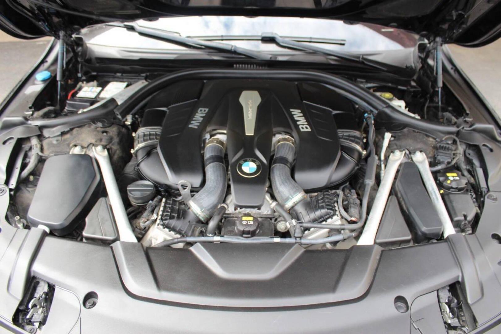 2019 Black BMW 7-Series 750i (WBA7F0C59KG) with an 4.8L V8 DOHC 32V engine, 8A transmission, located at 4301 NW 39th , Oklahoma City, OK, 73112, (405) 949-5600, 35.512135, -97.598671 - NO DRIVERS LICENCE NO-FULL COVERAGE INSURANCE-NO CREDIT CHECK. COME ON OVER TO SUPERSPORTS AND TAKE A LOOK AND TEST DRIVE. PLEASE GIVE US A CALL AT (405) 949-5600. NO LICENSIA DE MANEJAR- NO SEGURO DE COBERTURA TOTAL- NO VERIFICACCION DE CREDITO. POR FAVOR VENGAN A SUPERSPORTS, ECHE UN - Photo#6